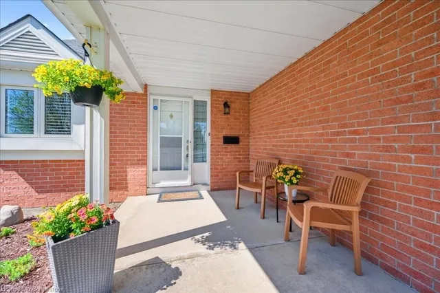 Additional property image - 5 Quinte Cres Unit 2