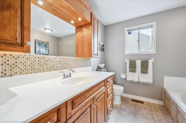 Additional property image - 5 Quinte Cres Unit 2