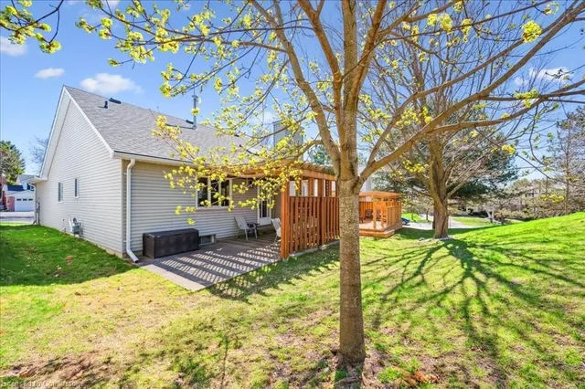 Additional property image - 5 Quinte Cres Unit 2