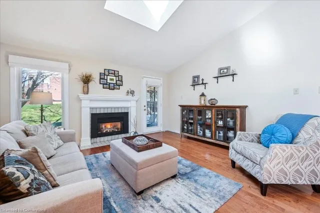 Additional property image - 5 Quinte Cres Unit 2
