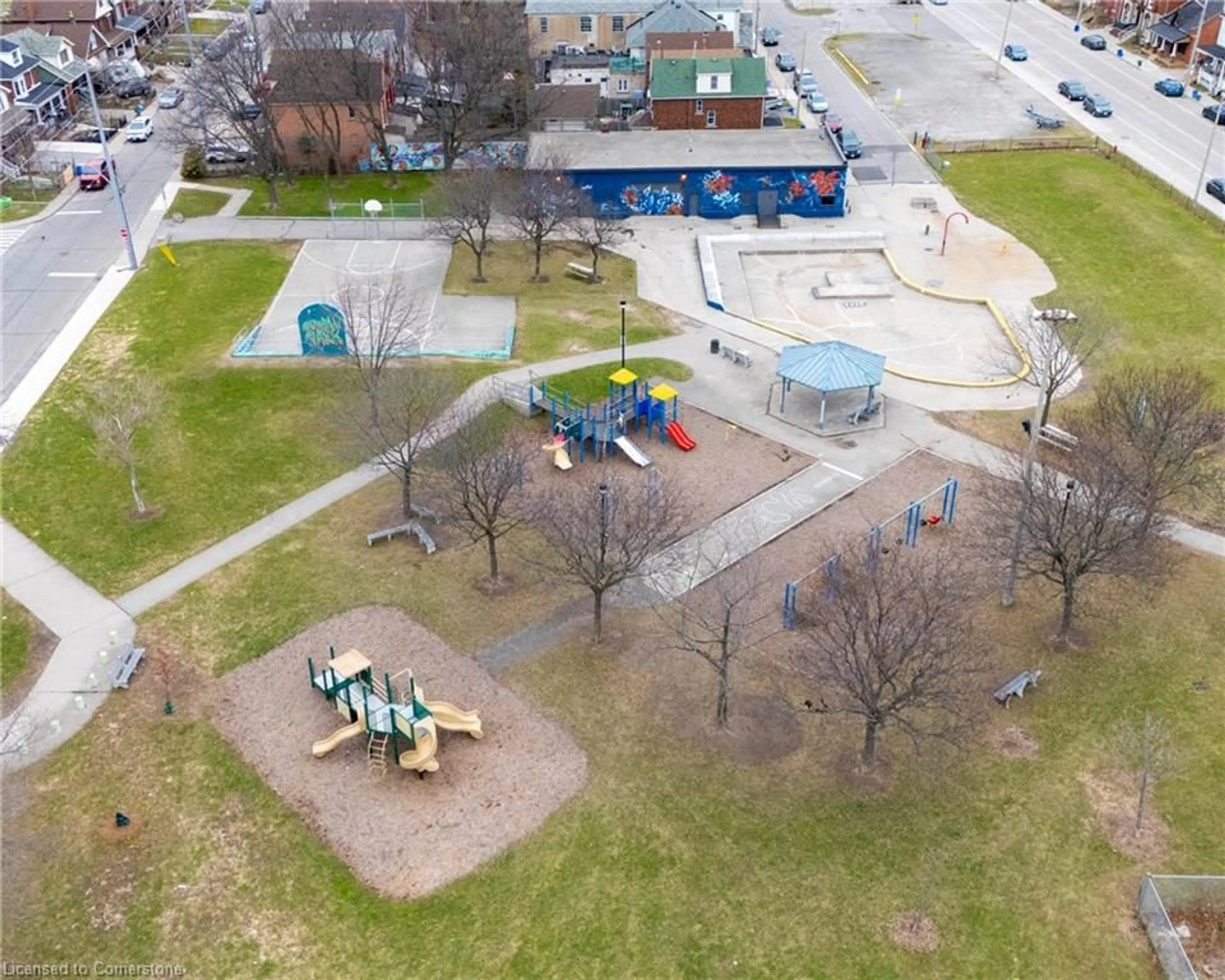 A pic from outside/outdoor area/front of a property/back of a property/a pic from drone, building for 54 Harvey St, Hamilton Ontario L8L 2L8