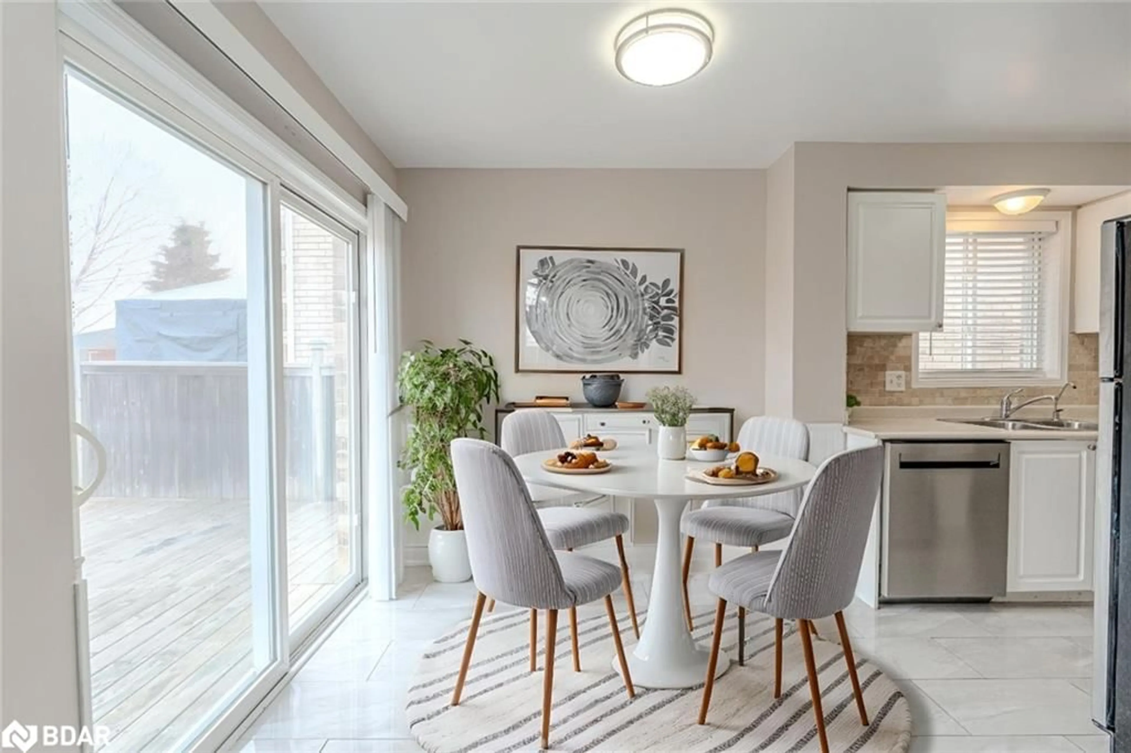 Dining room, unknown for 24 Coronation Pky, Barrie Ontario L4M 7J8