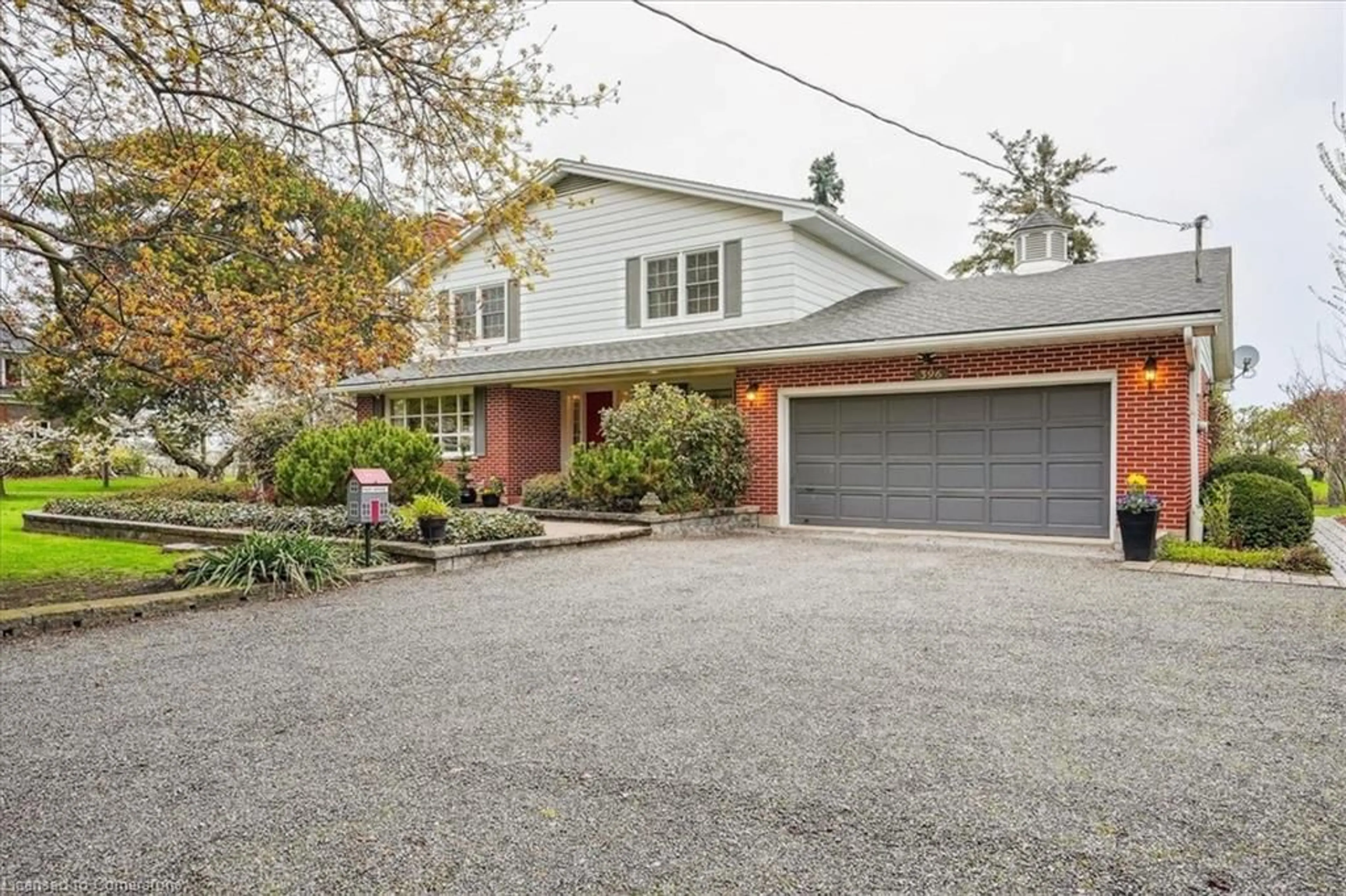 Home with brick exterior material, street for 396 Main St, Grimsby Ontario L3M 1T2