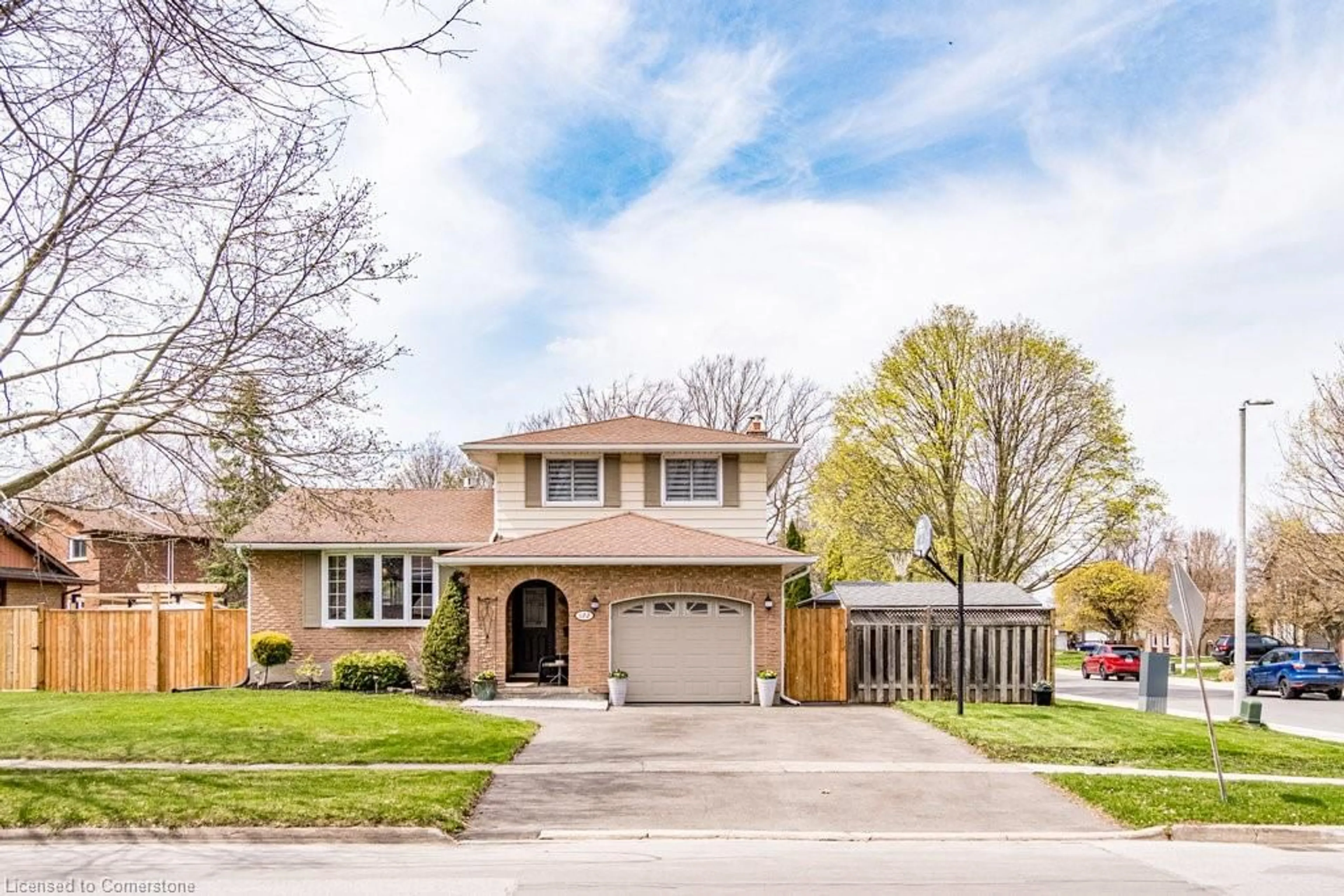 Home with brick exterior material, street for 122 Rolling Acres Dr, Welland Ontario L3C 3N7