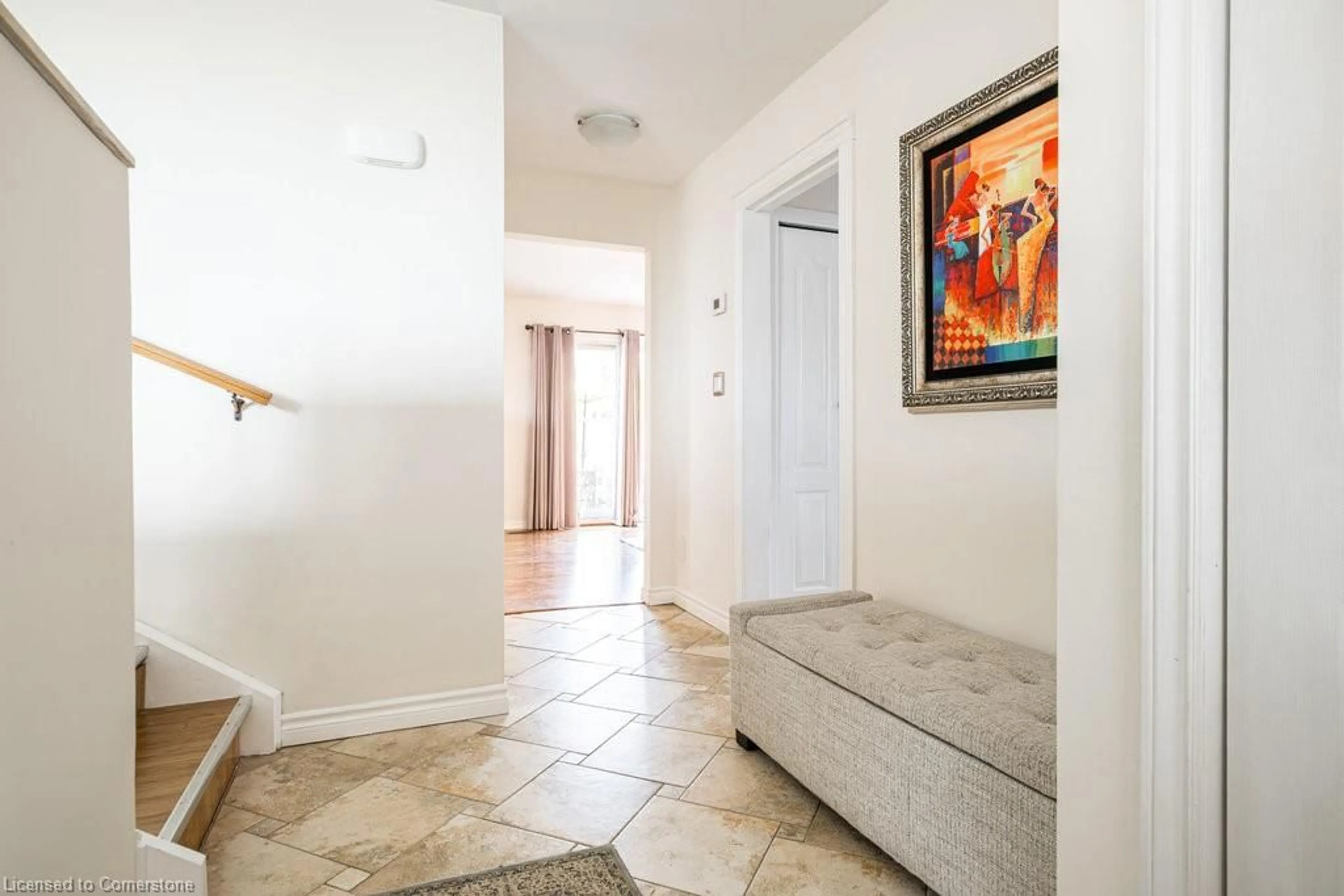 Indoor entryway for 122 Rolling Acres Dr, Welland Ontario L3C 3N7