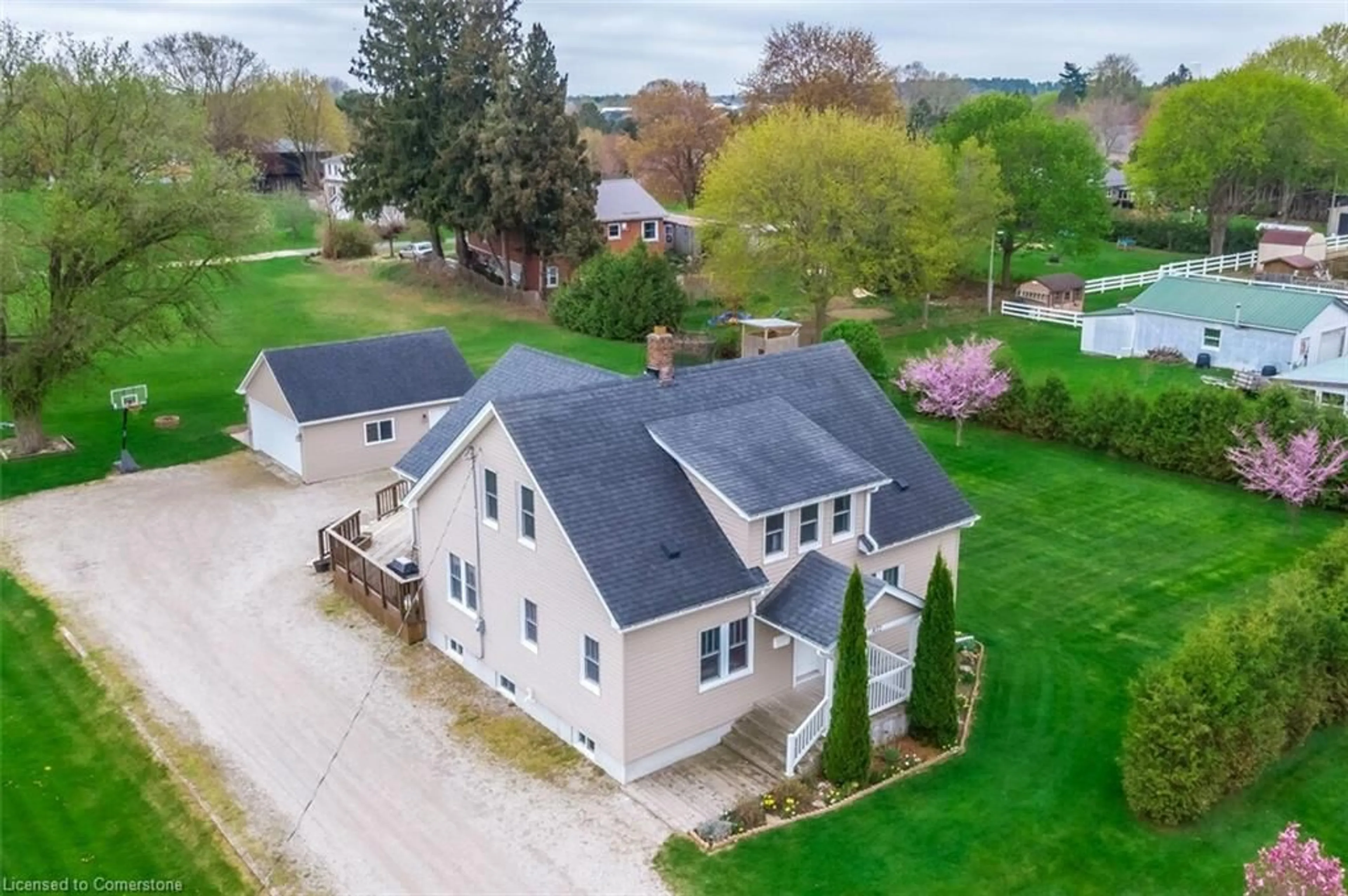 A pic from outside/outdoor area/front of a property/back of a property/a pic from drone, street for 472 Church Street East, Delhi Ontario N4B 1V3