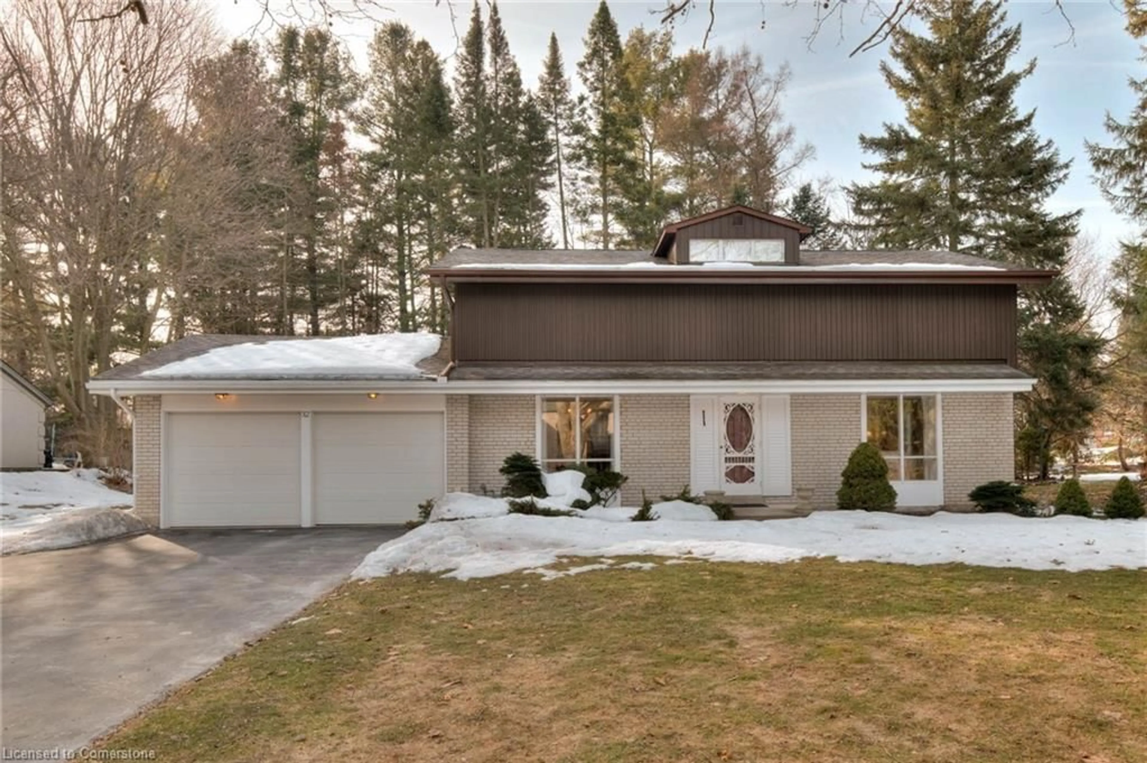 Unknown for 32 Newman Dr, Cambridge Ontario N1S 1A2