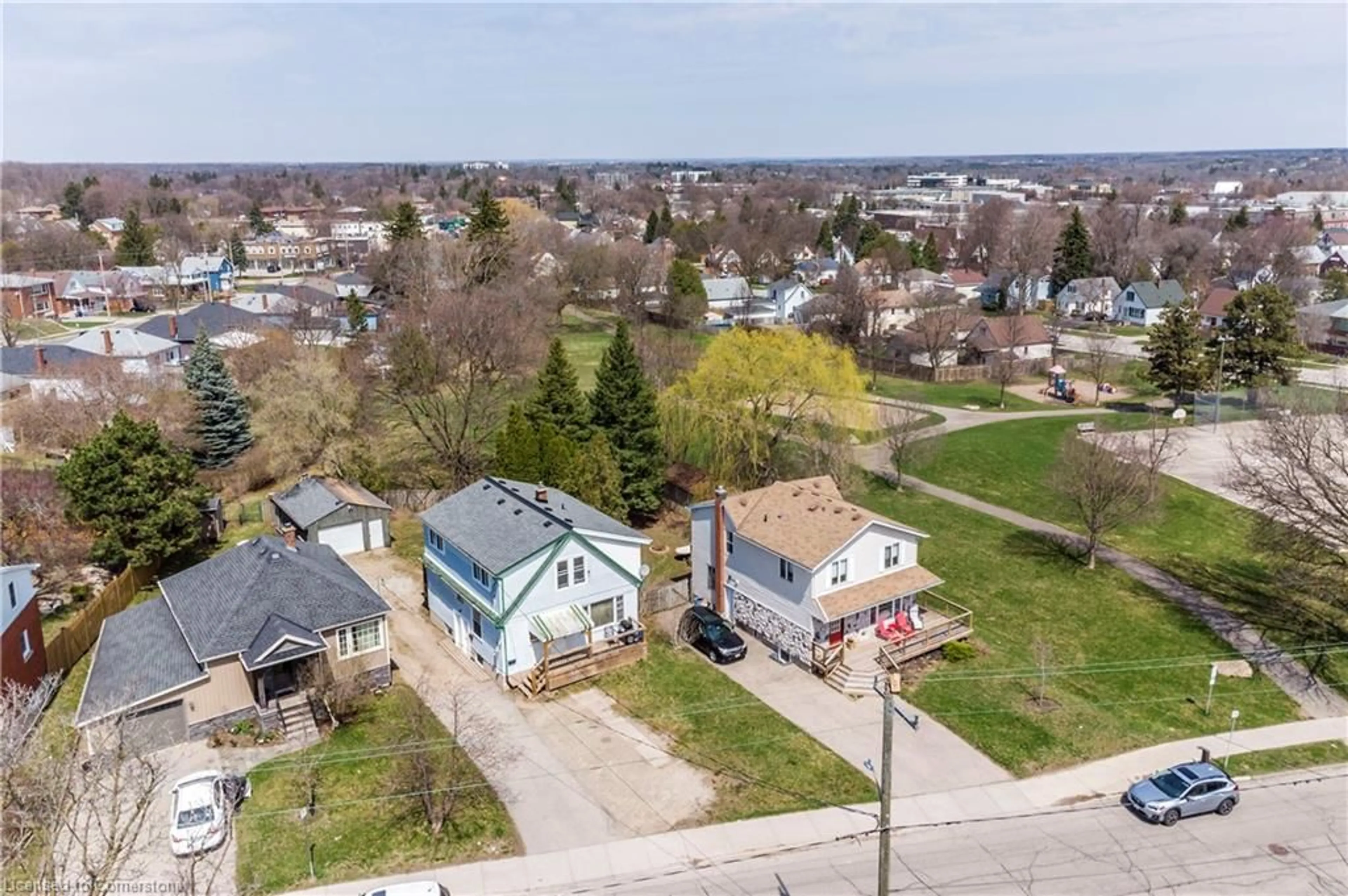 A pic from outside/outdoor area/front of a property/back of a property/a pic from drone, street for 778 Guelph St, Kitchener Ontario N2H 5Z3