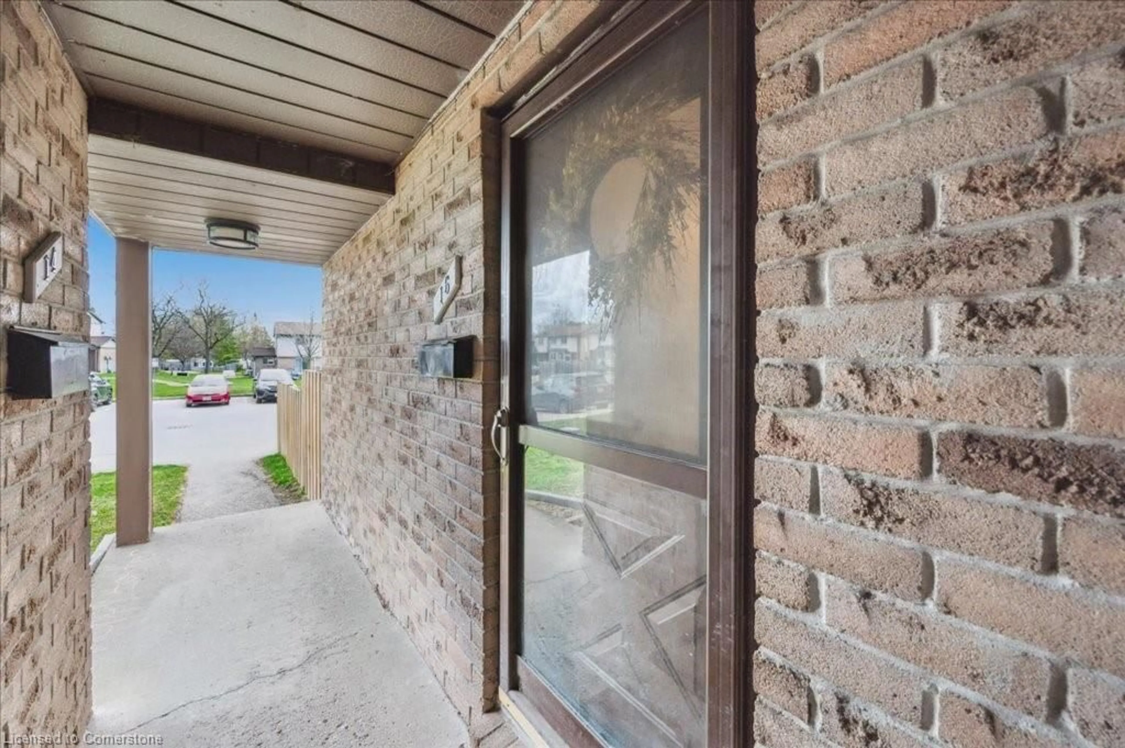 Indoor entryway for 700 Erinbrook Dr #16, Kitchener Ontario N2E 2S7