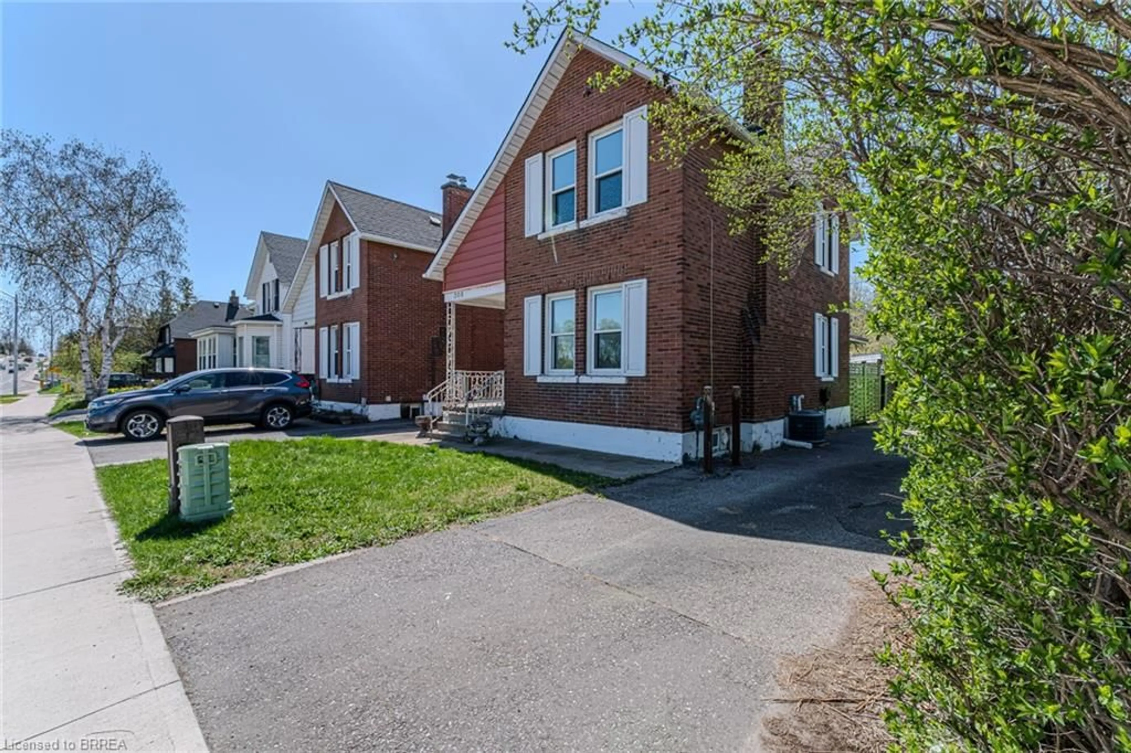 Home with brick exterior material, street for 308 Dundas St, Cambridge Ontario N1R 5P7