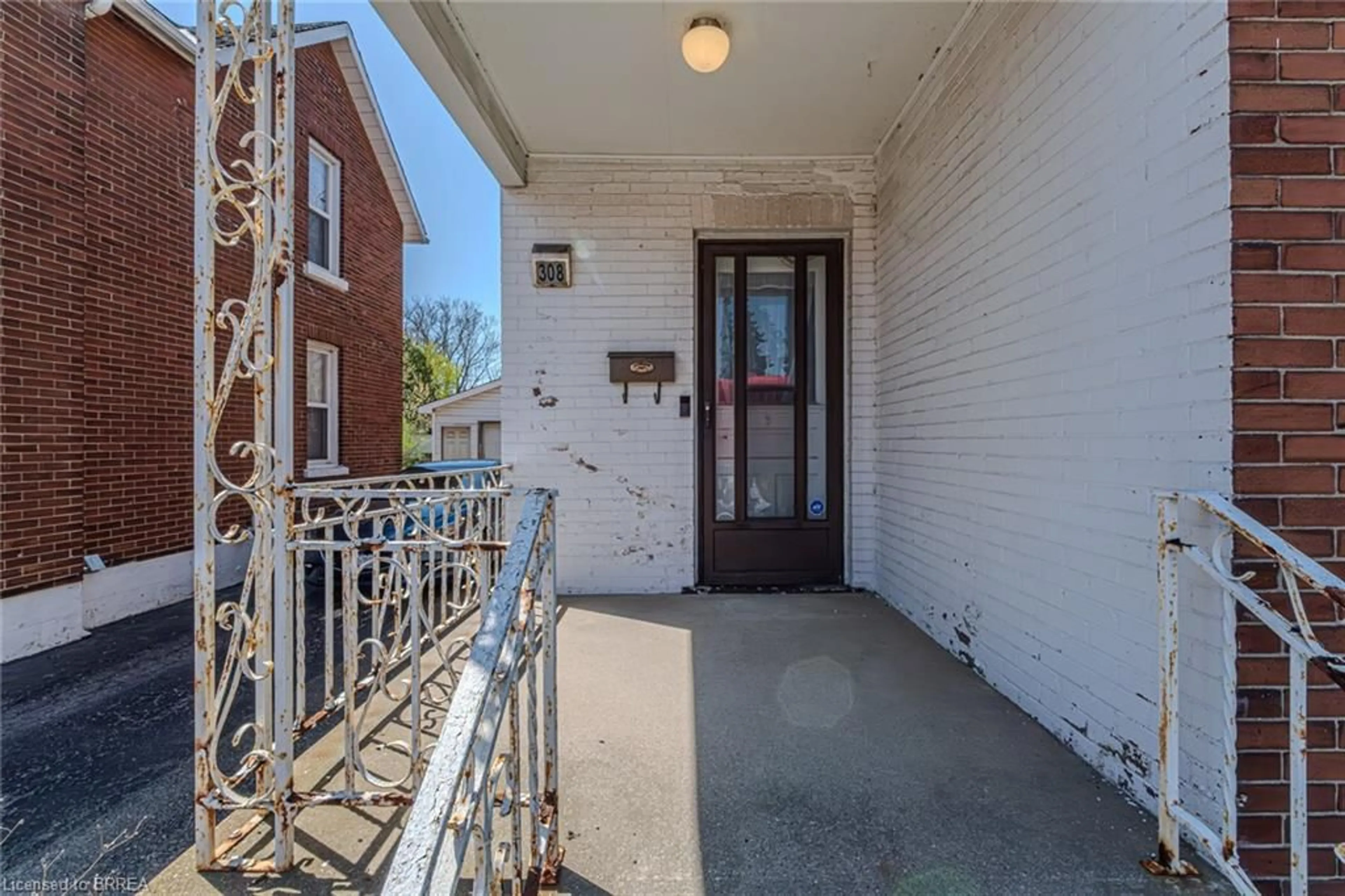 Unknown for 308 Dundas St, Cambridge Ontario N1R 5P7