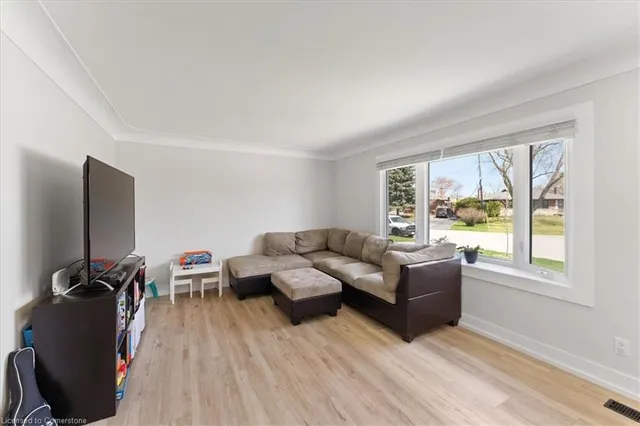 Additional image 27 of 1272 De Quincy Cres