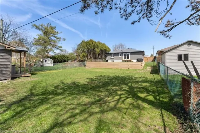Additional image 5 of 1272 De Quincy Cres