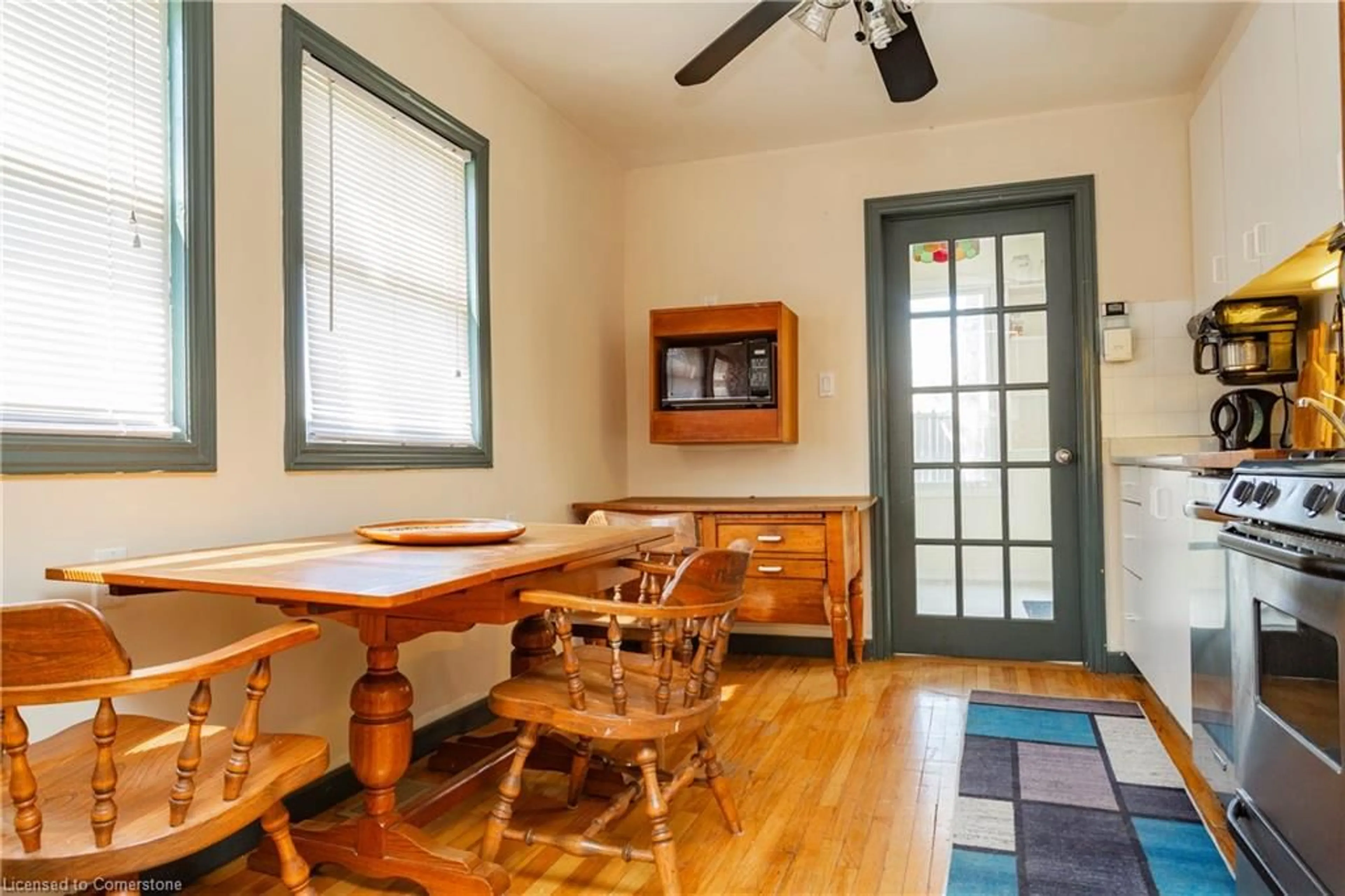 Dining room, wood/laminate floor for 56 East 31st St, Hamilton Ontario L8V 3N7