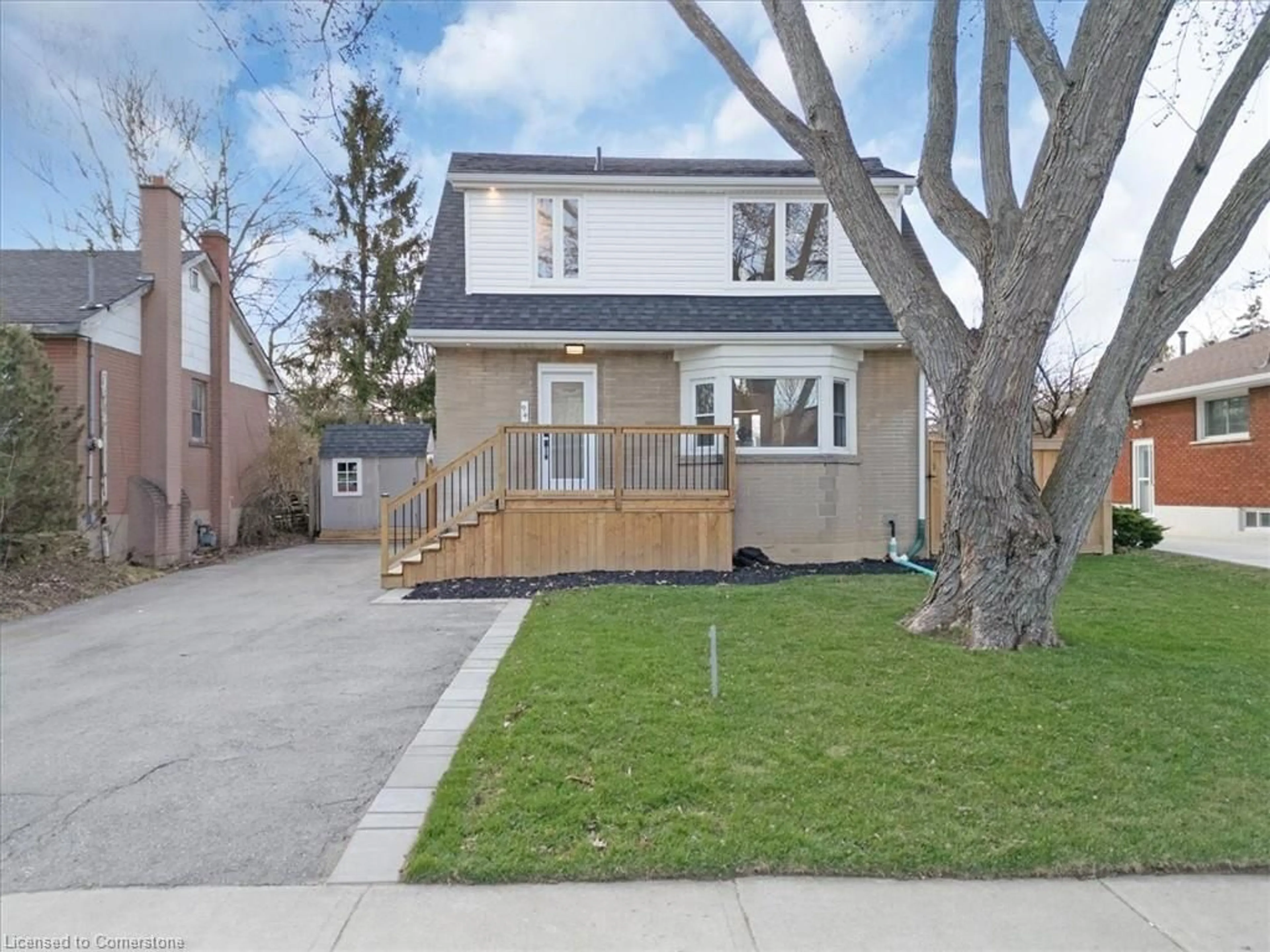 Unknown for 94 West 32nd St, Hamilton Ontario L9C 5G9