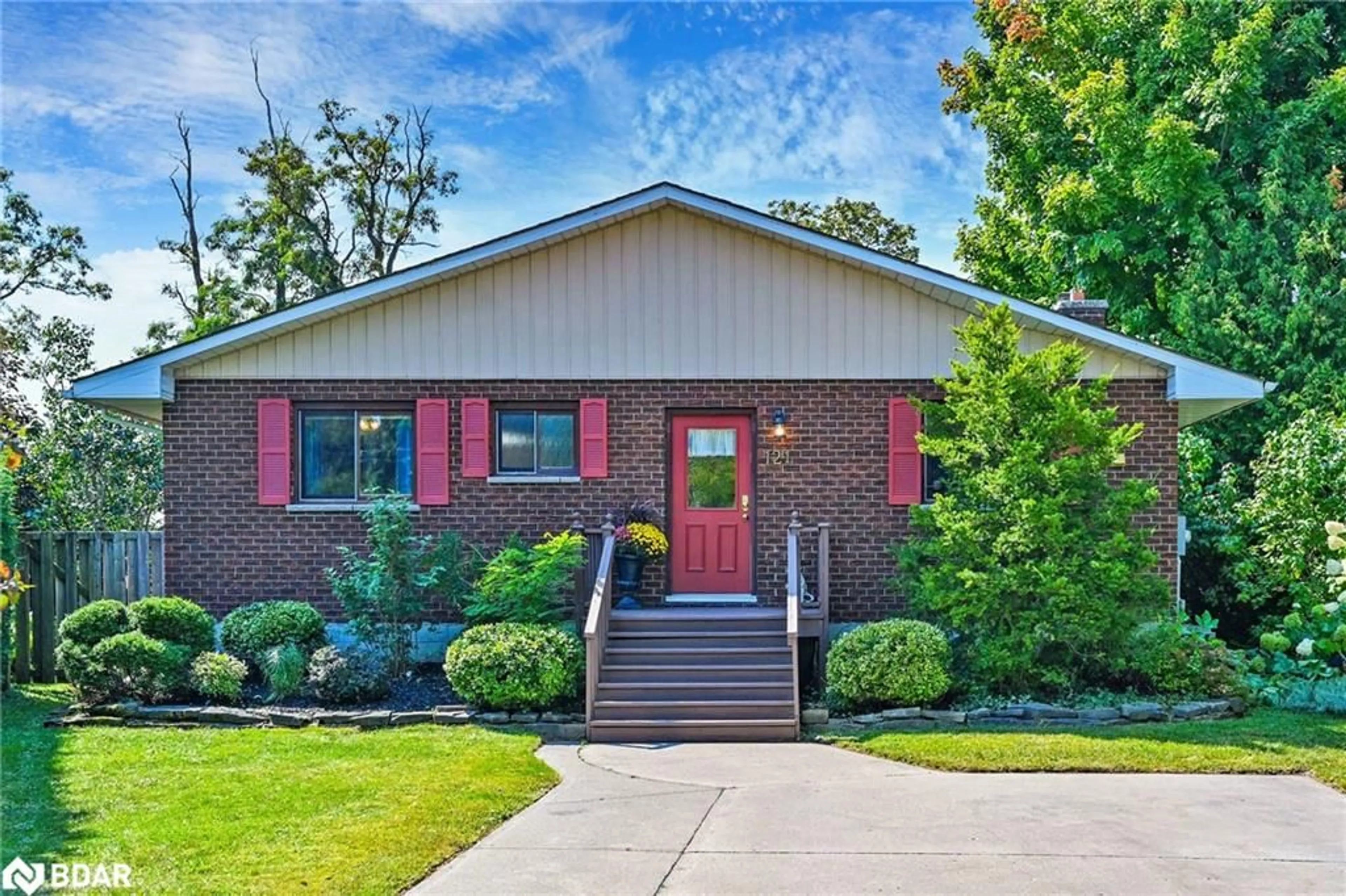 Home with brick exterior material, street for 121 Queen Street St, Fenelon Falls Ontario K0M 1N0