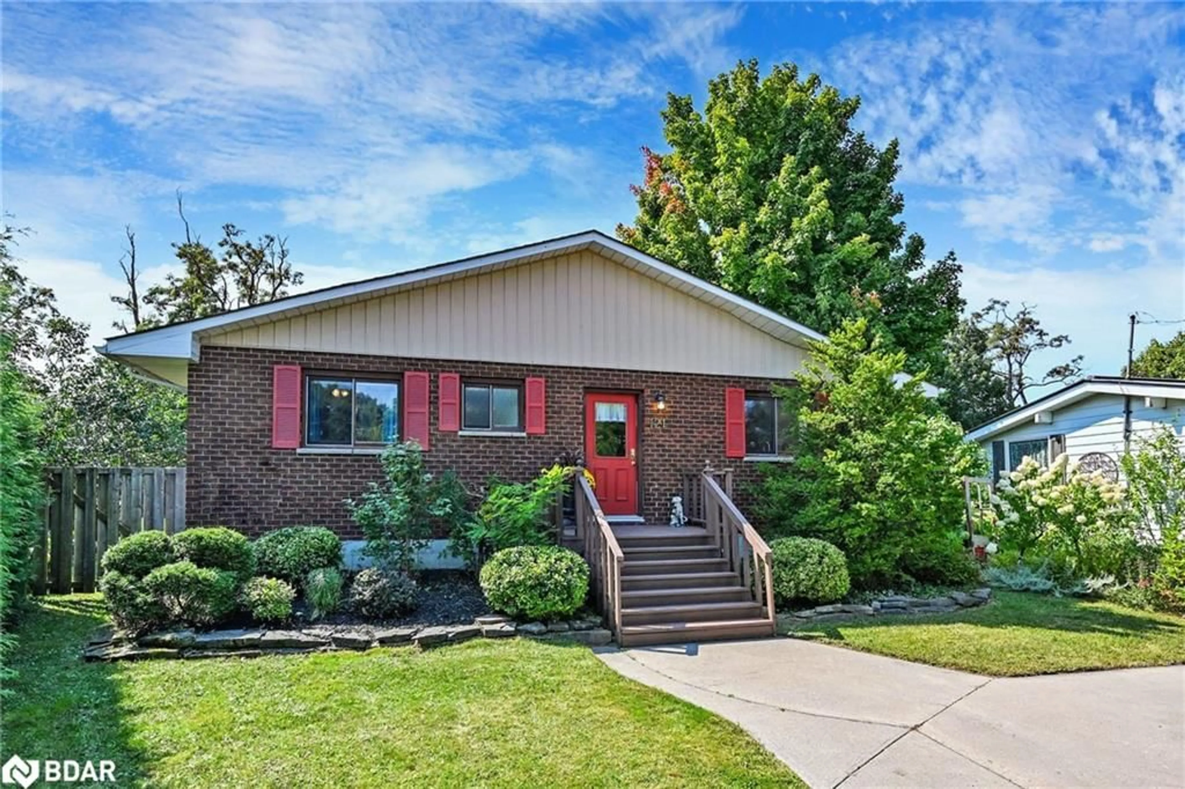 Home with brick exterior material, street for 121 Queen Street St, Fenelon Falls Ontario K0M 1N0