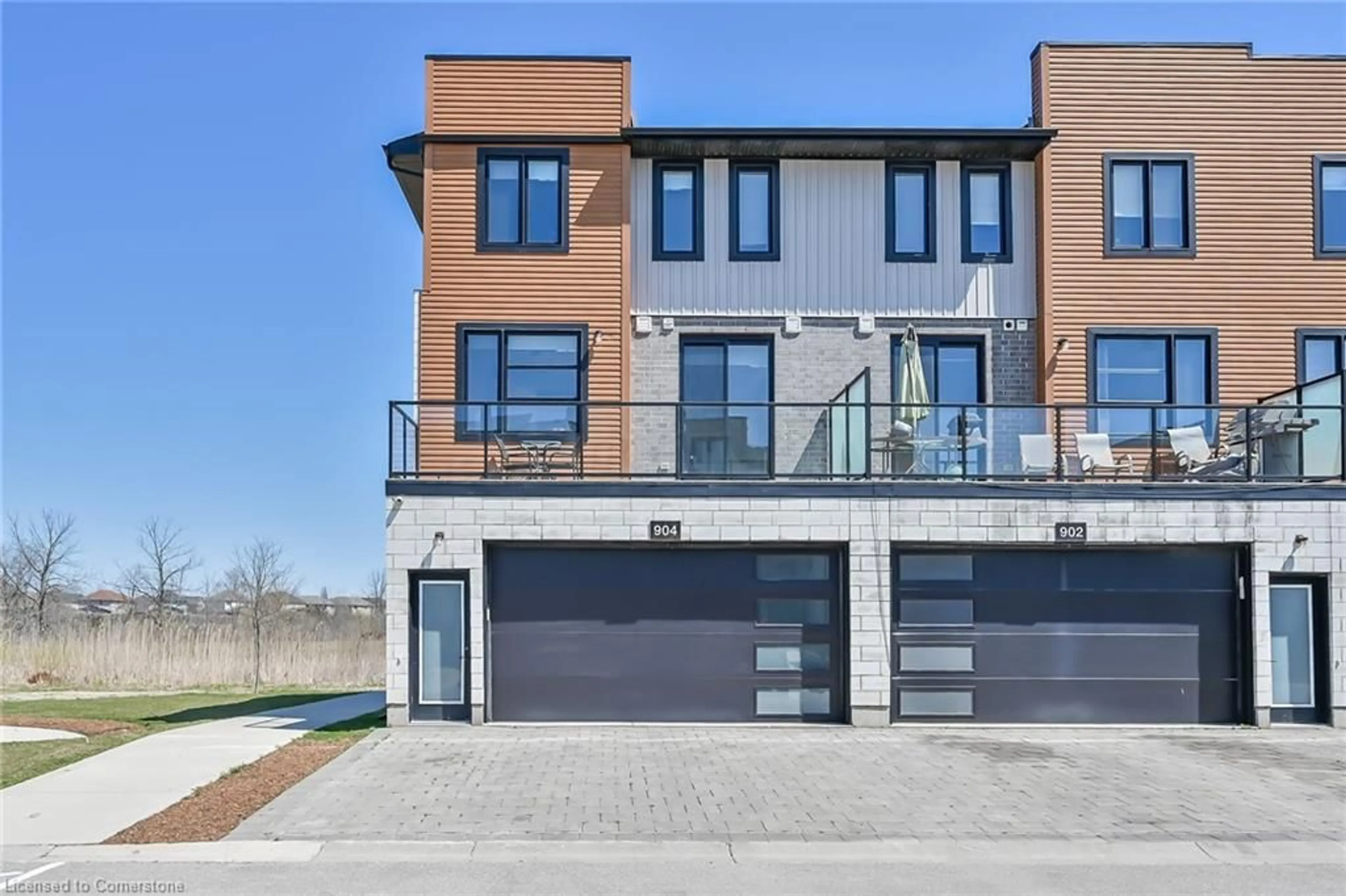 Home with brick exterior material, street for 904 West Village Sq, London Ontario N6H 0J7