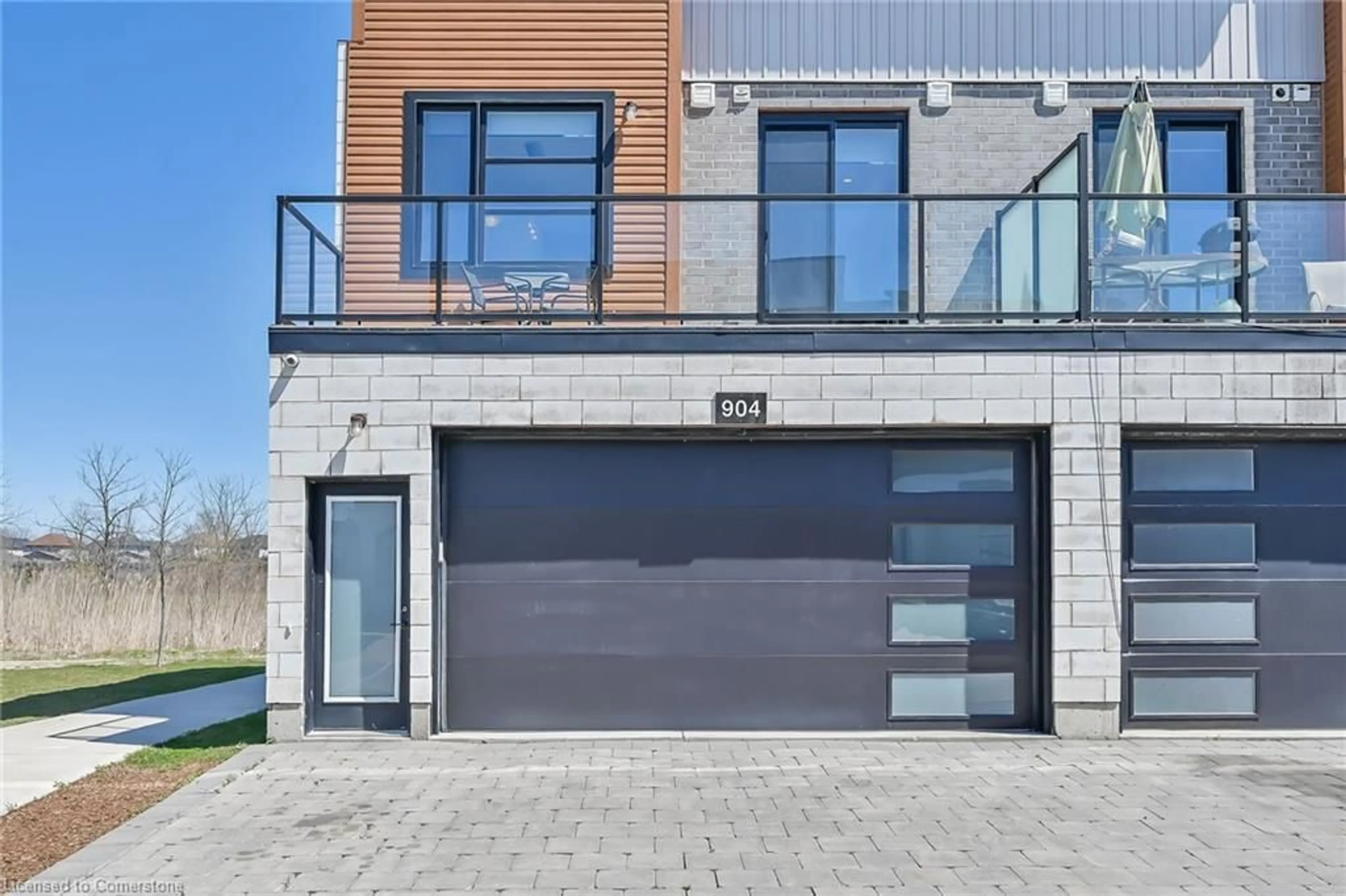Home with brick exterior material, street for 904 West Village Sq, London Ontario N6H 0J7