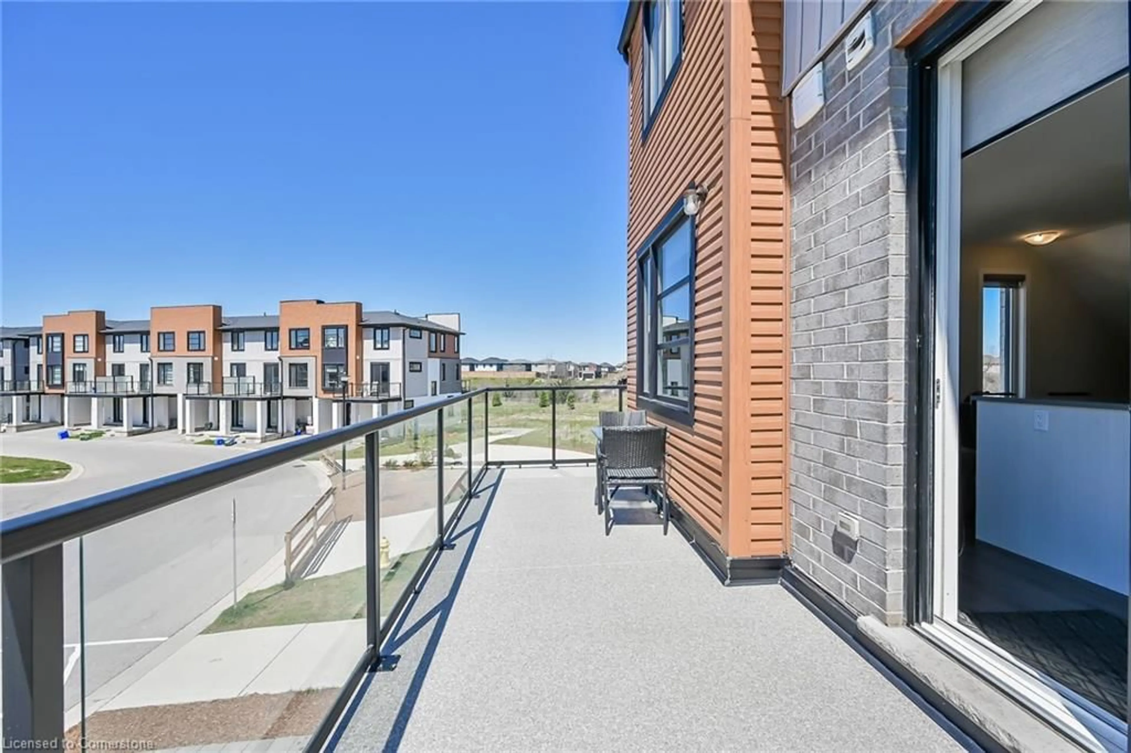 Patio, unknown for 904 West Village Sq, London Ontario N6H 0J7