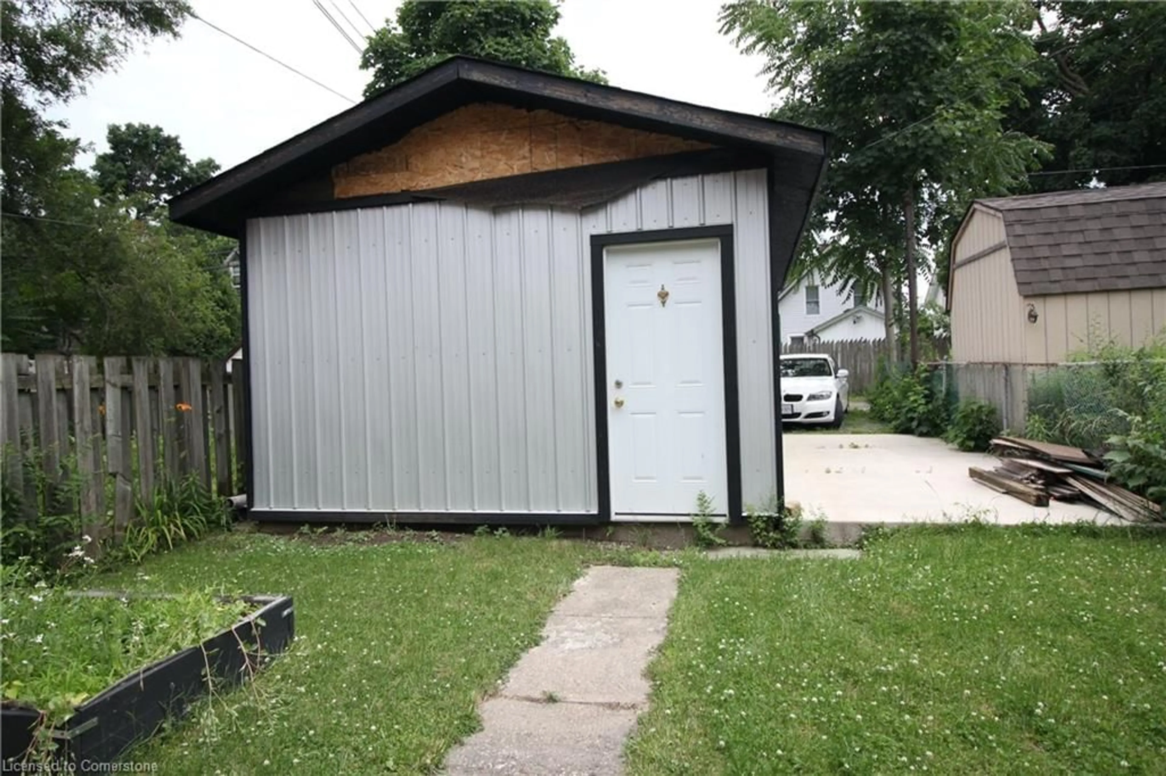 Shed for 107 Wellington St, Hamilton Ontario L8N 2R3
