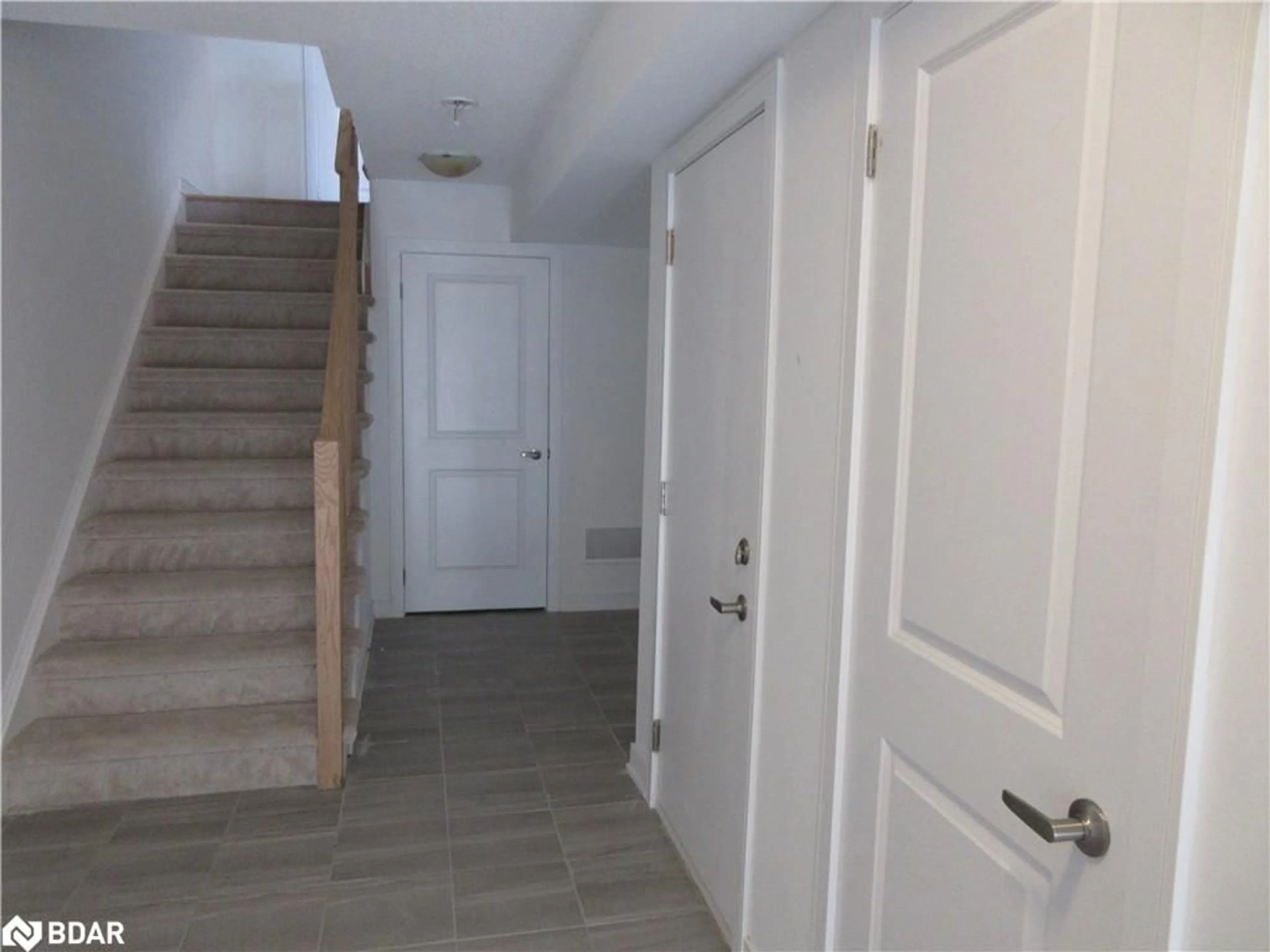 Unknown for 44 Red Maple Lane Lane, Barrie Ontario L9J 0N7