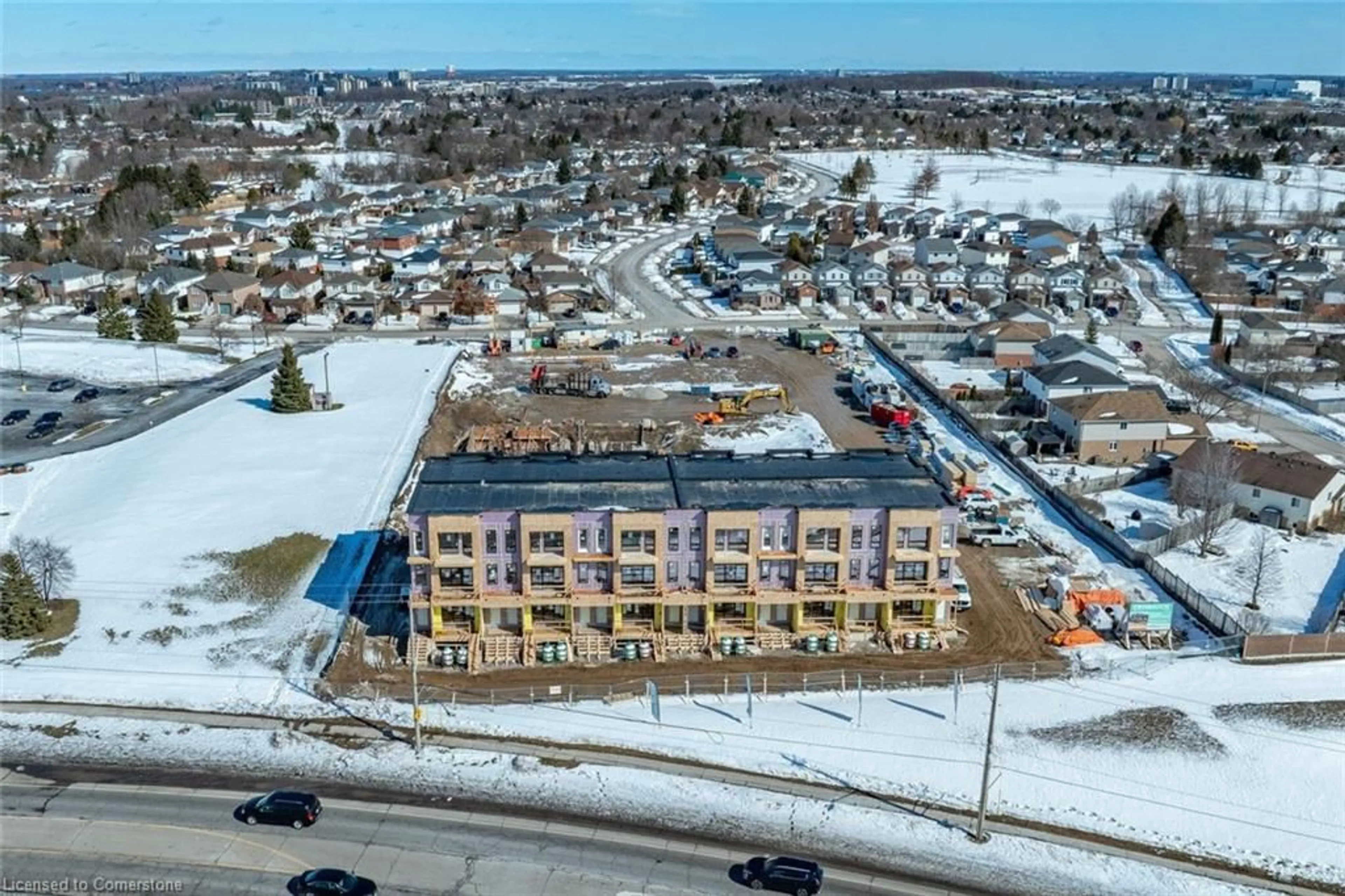 A pic from outside/outdoor area/front of a property/back of a property/a pic from drone, building for 525 Erinbrook Dr #C062, Kitchener Ontario N2E 3M8
