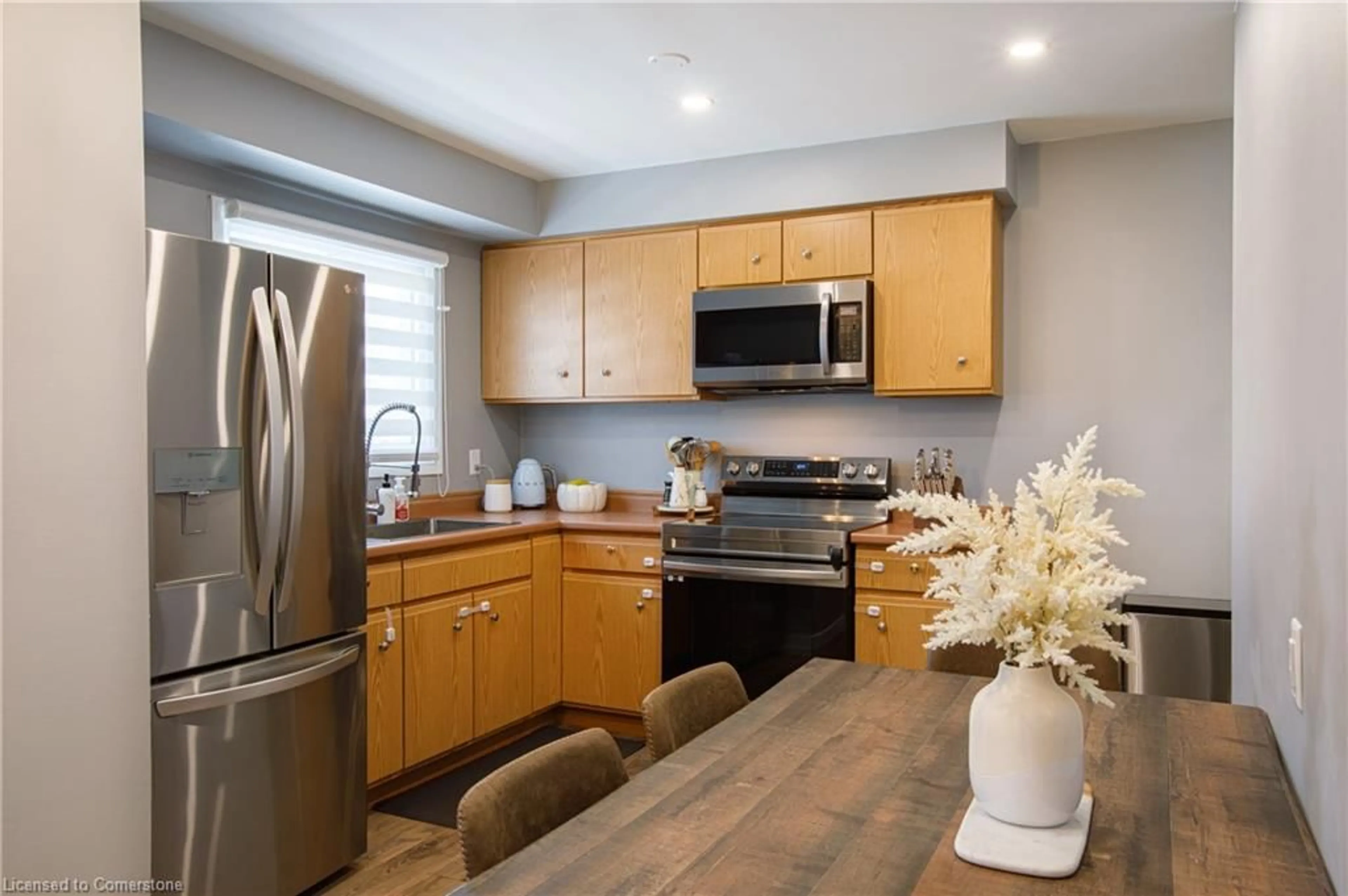 Open concept kitchen, unknown for 2739 Meadowbrook Lane, Windsor Ontario N8T 2Y6