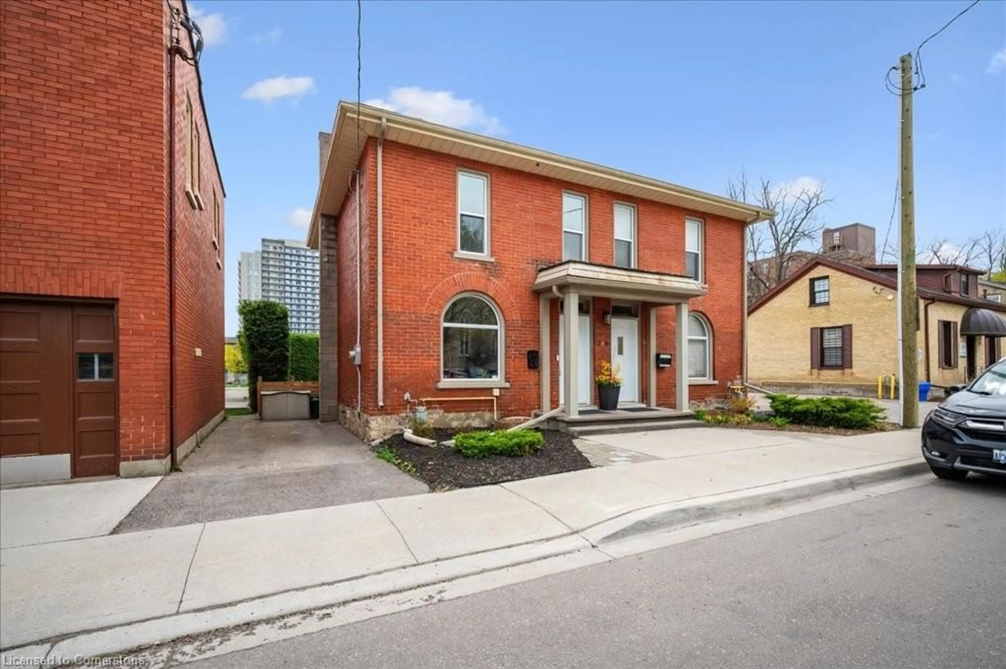 Home with brick exterior material, street for 7 Salisbury Ave, Cambridge Ontario N1S 1H7