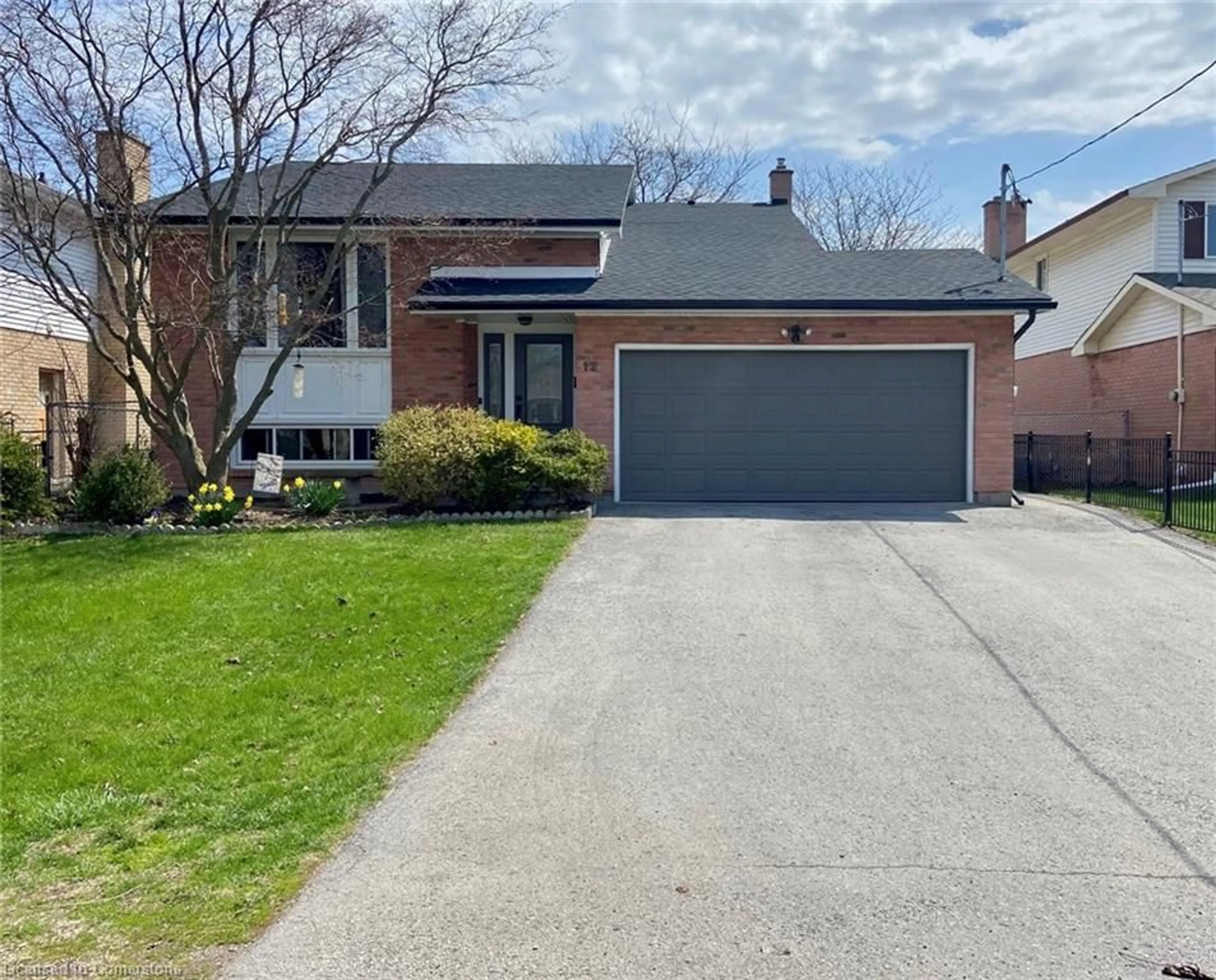 Unknown for 12 Silverdale Dr, St. Catharines Ontario L2M 3N1