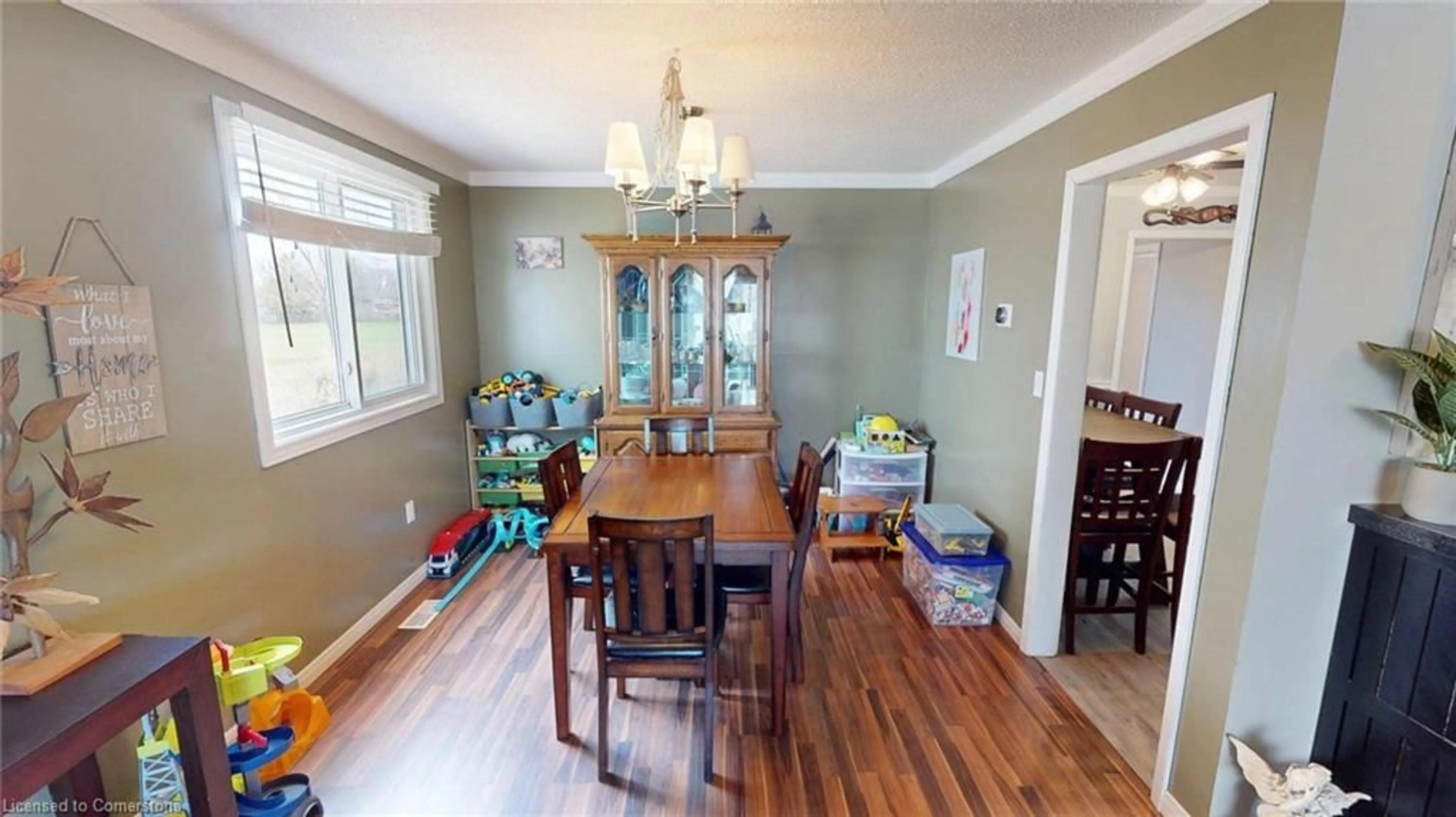 Dining room, wood/laminate floor for 12 Silverdale Dr, St. Catharines Ontario L2M 3N1