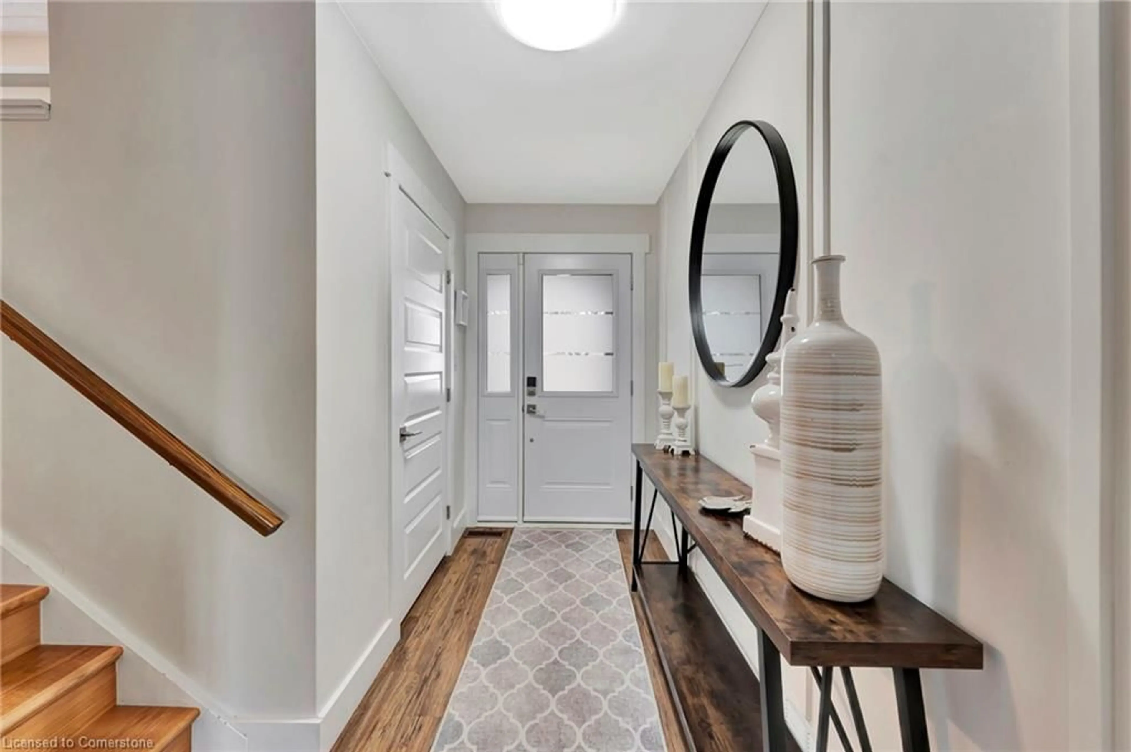 Indoor entryway for 22 Renner Crt, Hamilton Ontario L8K 6J4