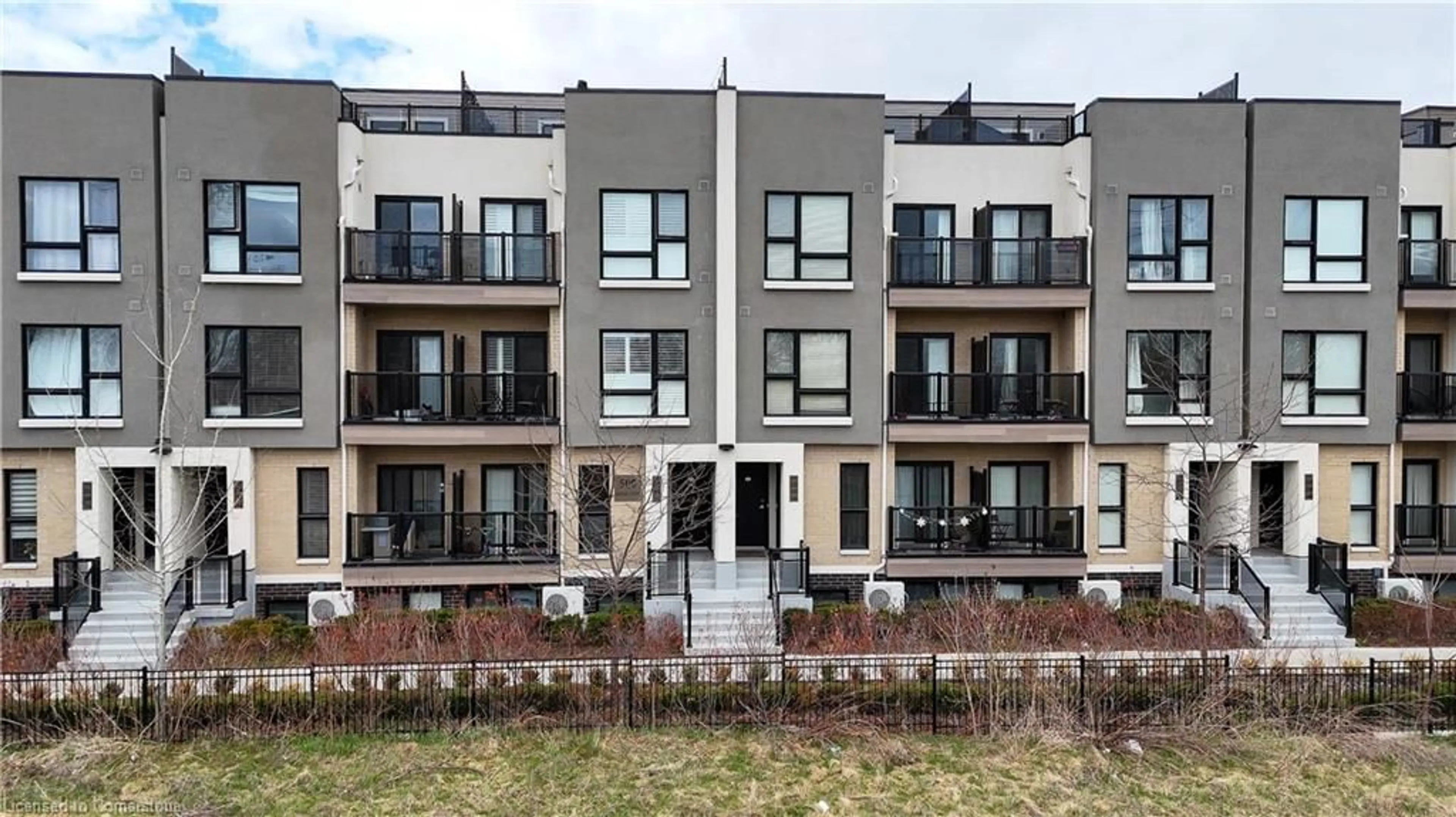 A pic from outside/outdoor area/front of a property/back of a property/a pic from drone, unknown for 500 Kingbird Grove #345, Toronto Ontario M1B 0E4