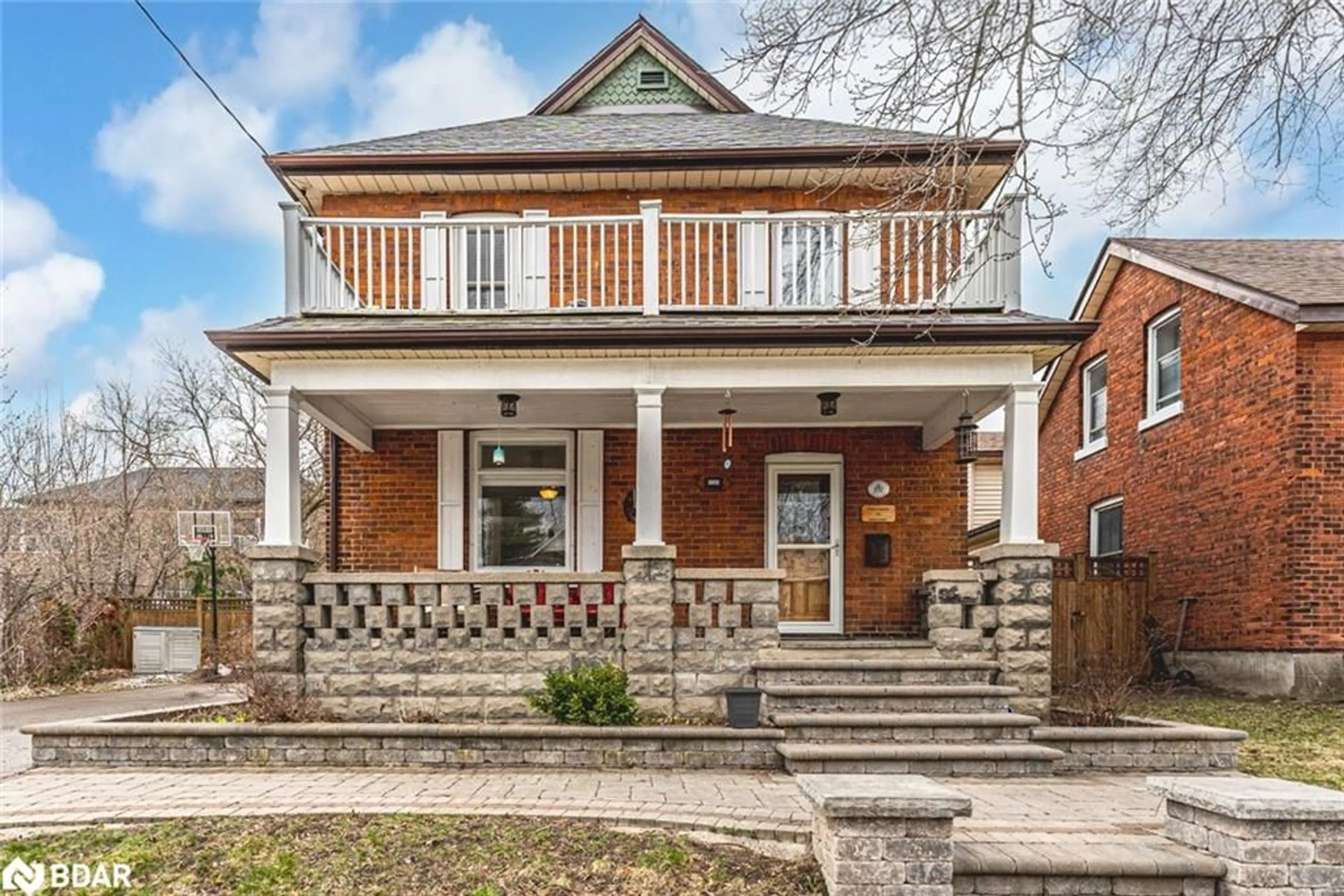 Home with brick exterior material, street for 14 Cumberland St, Barrie Ontario L4N 2P4