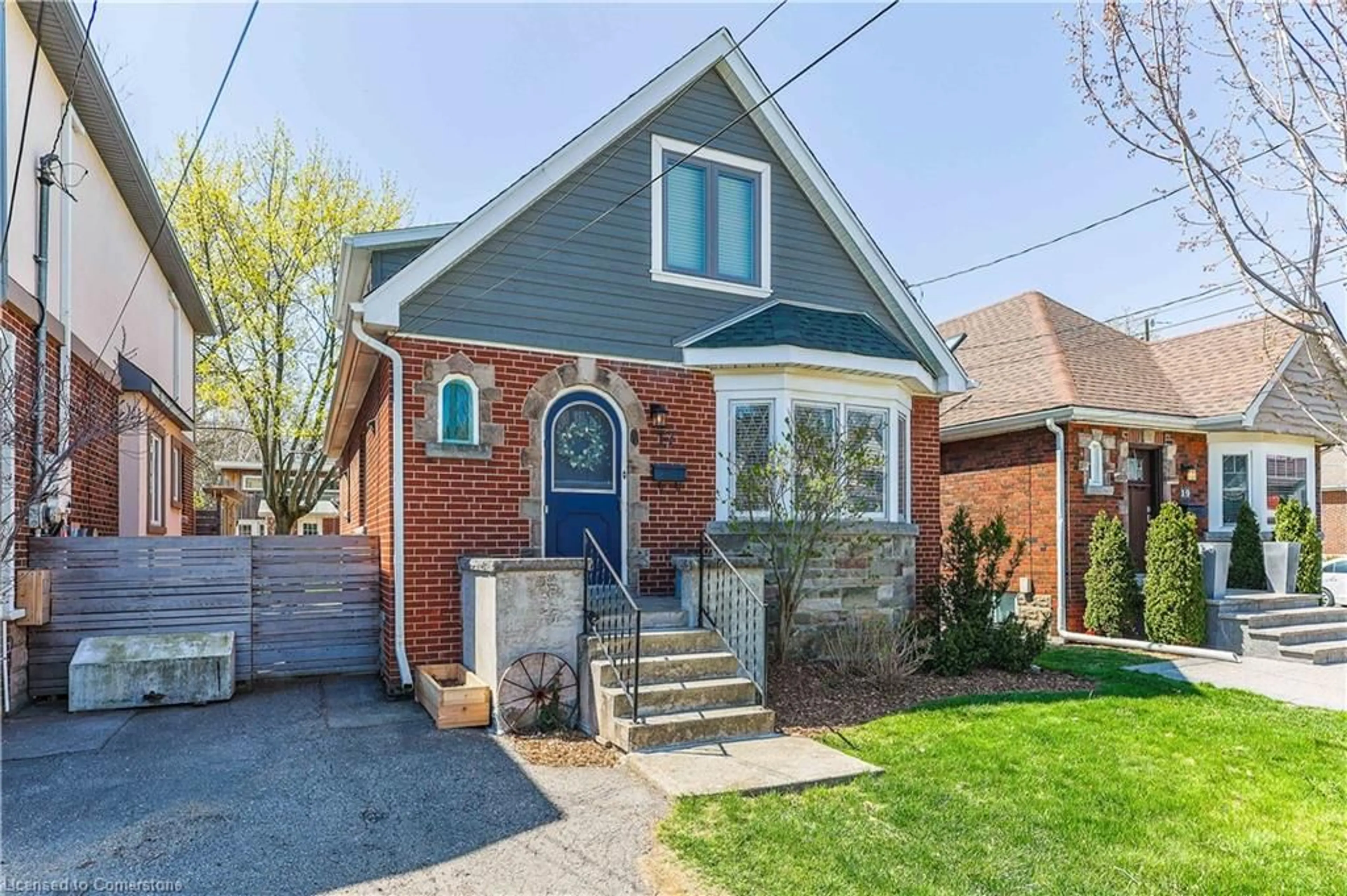 Home with brick exterior material, street for 17 Edgevale Rd, Hamilton Ontario L8S 3P1