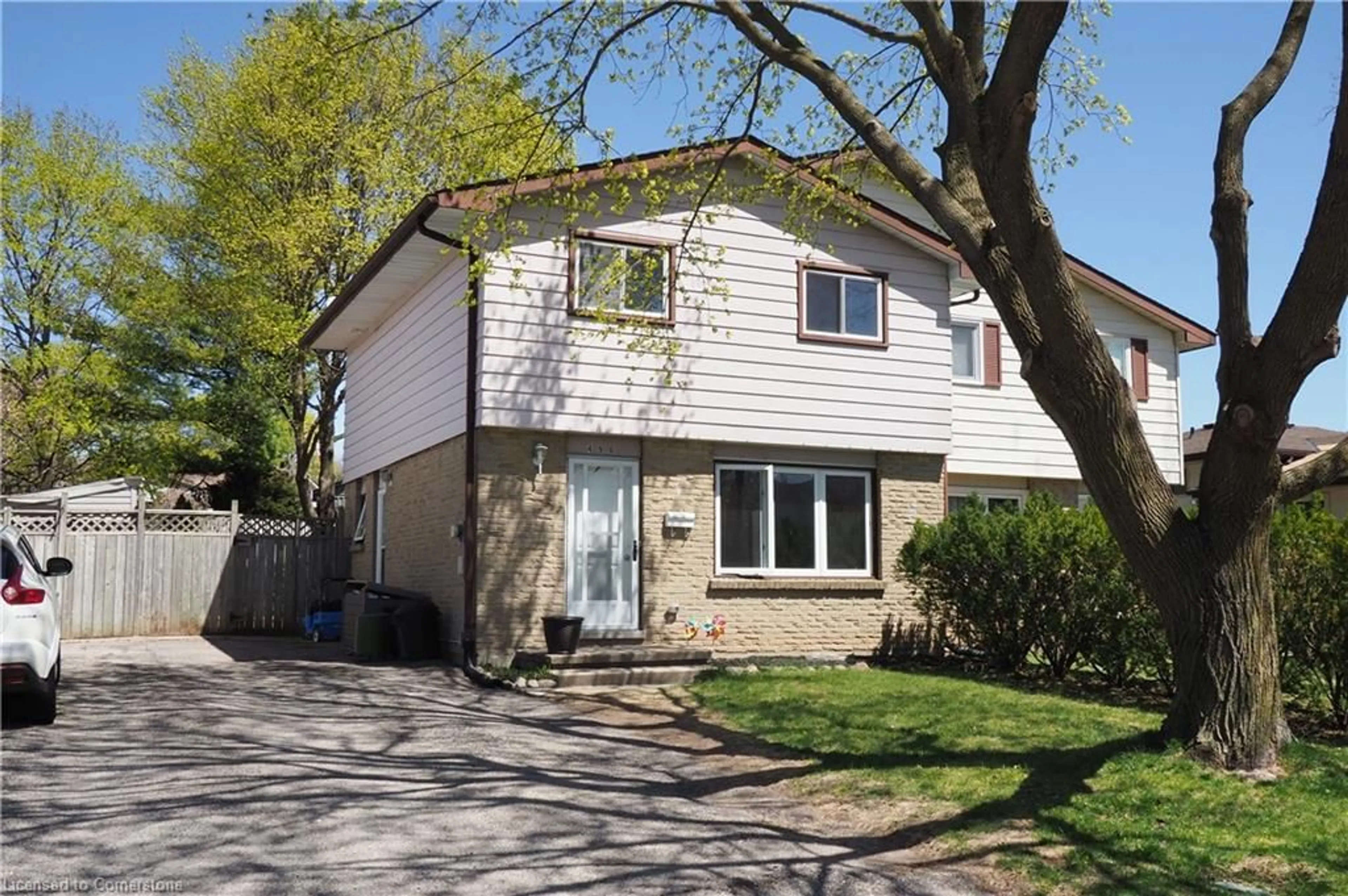 Home with vinyl exterior material, street for 496 Leinster St, Woodstock Ontario N4S 7G5