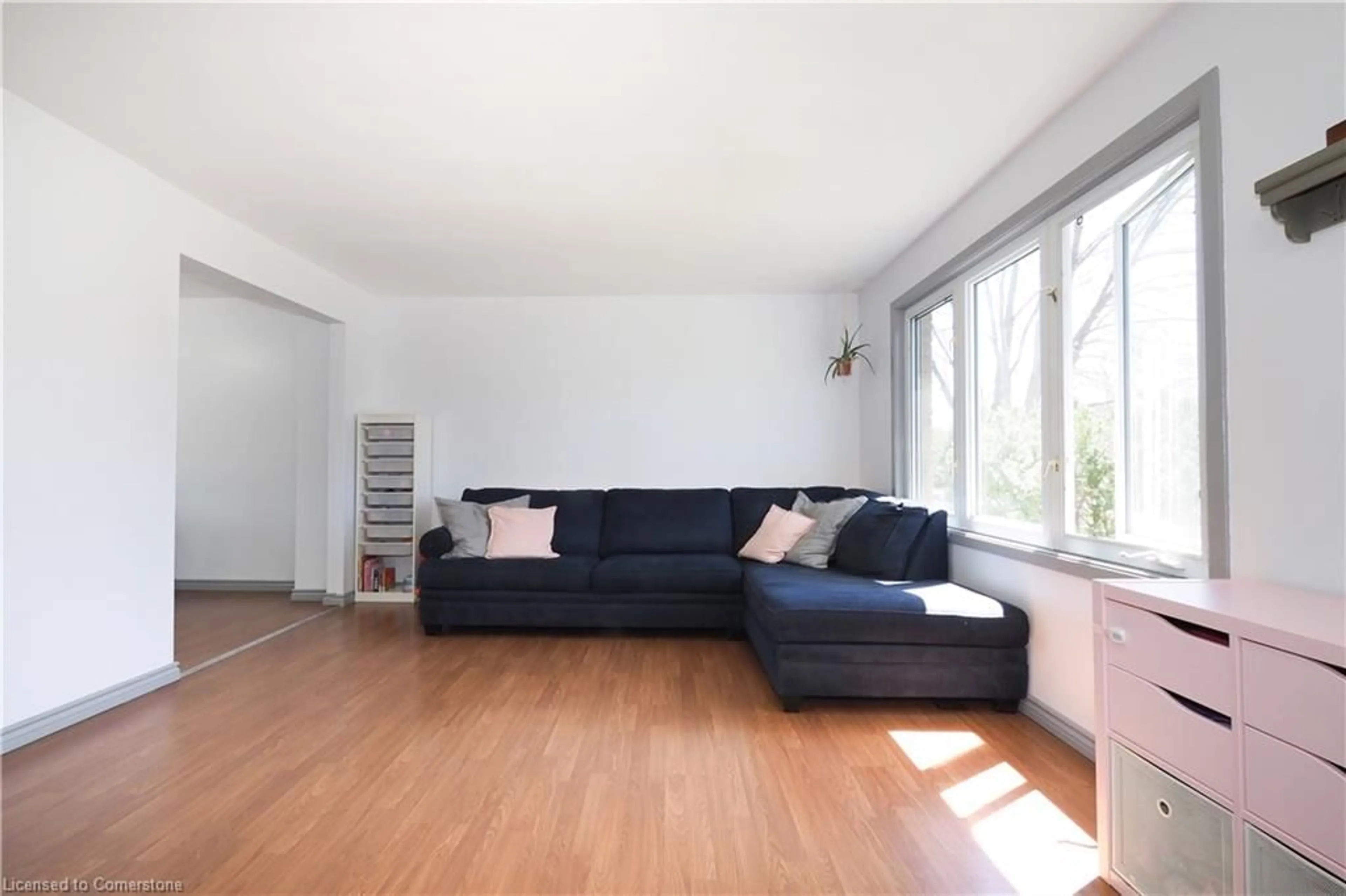 Living room with furniture, unknown for 496 Leinster St, Woodstock Ontario N4S 7G5