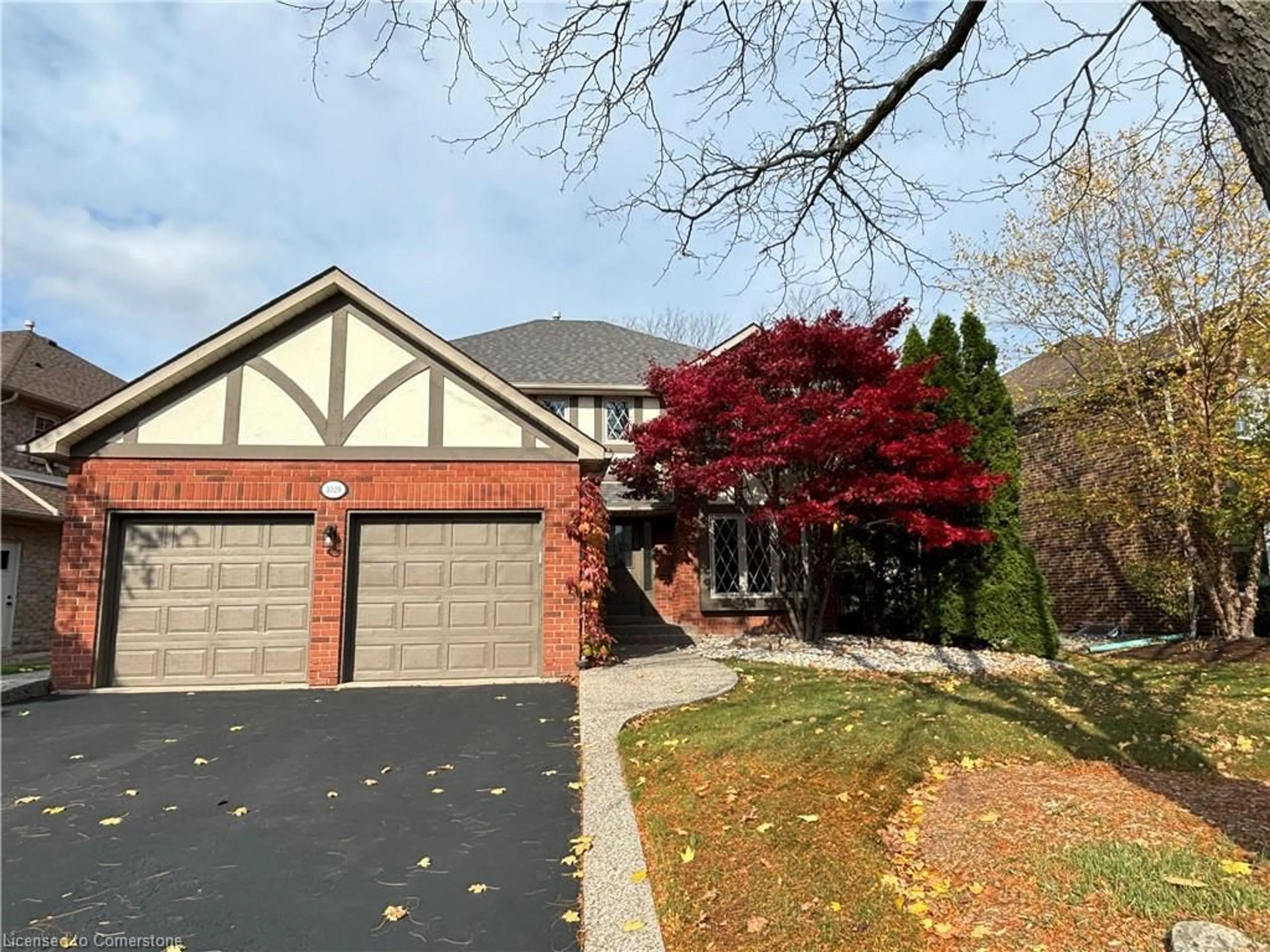 Home with brick exterior material, street for 1029 Oak Meadow Rd, Oakville Ontario L6M 1J6