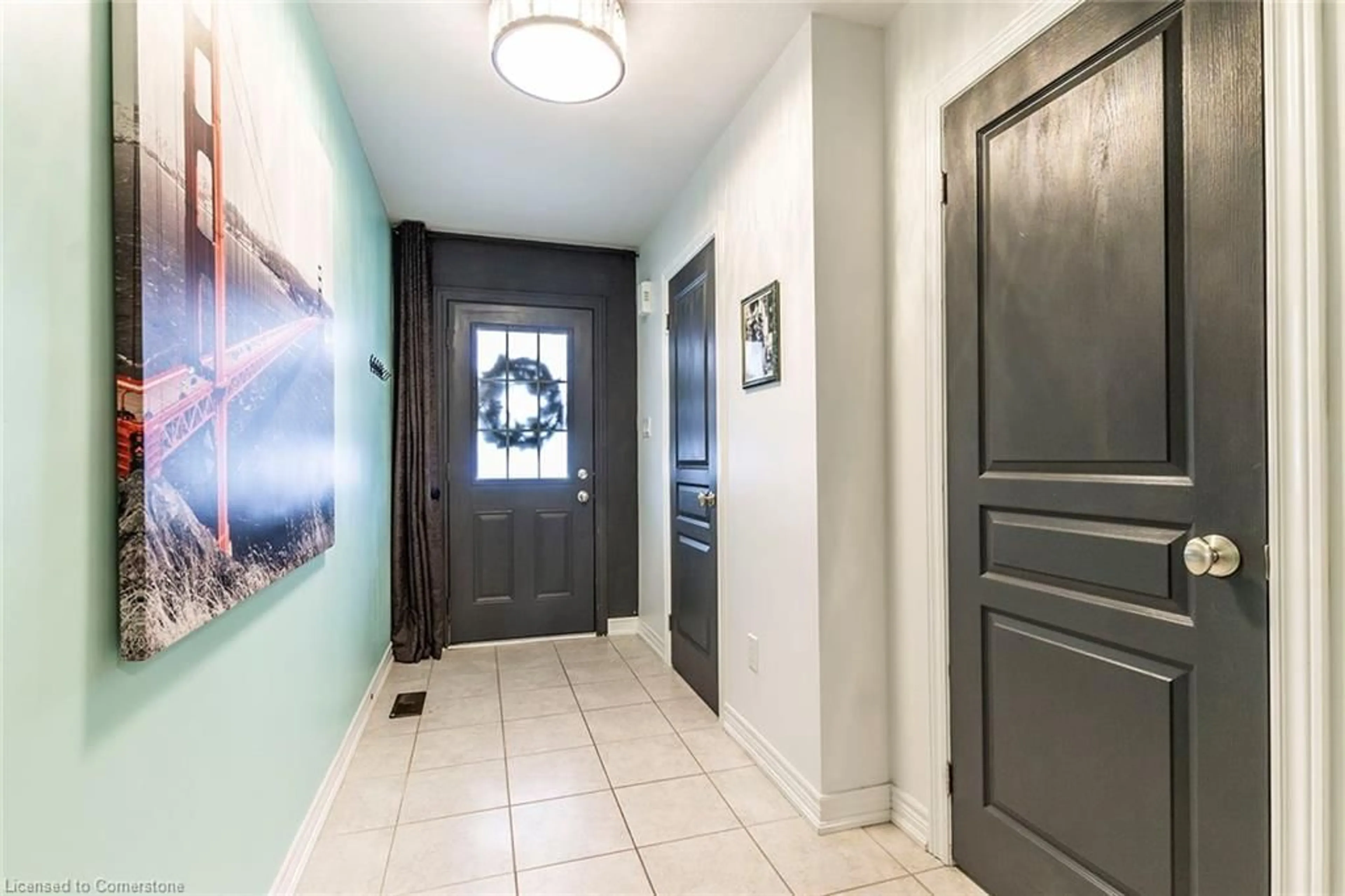 Indoor entryway for 10 Pumpkin Pass #10, Binbrook Ontario L0R 1C0