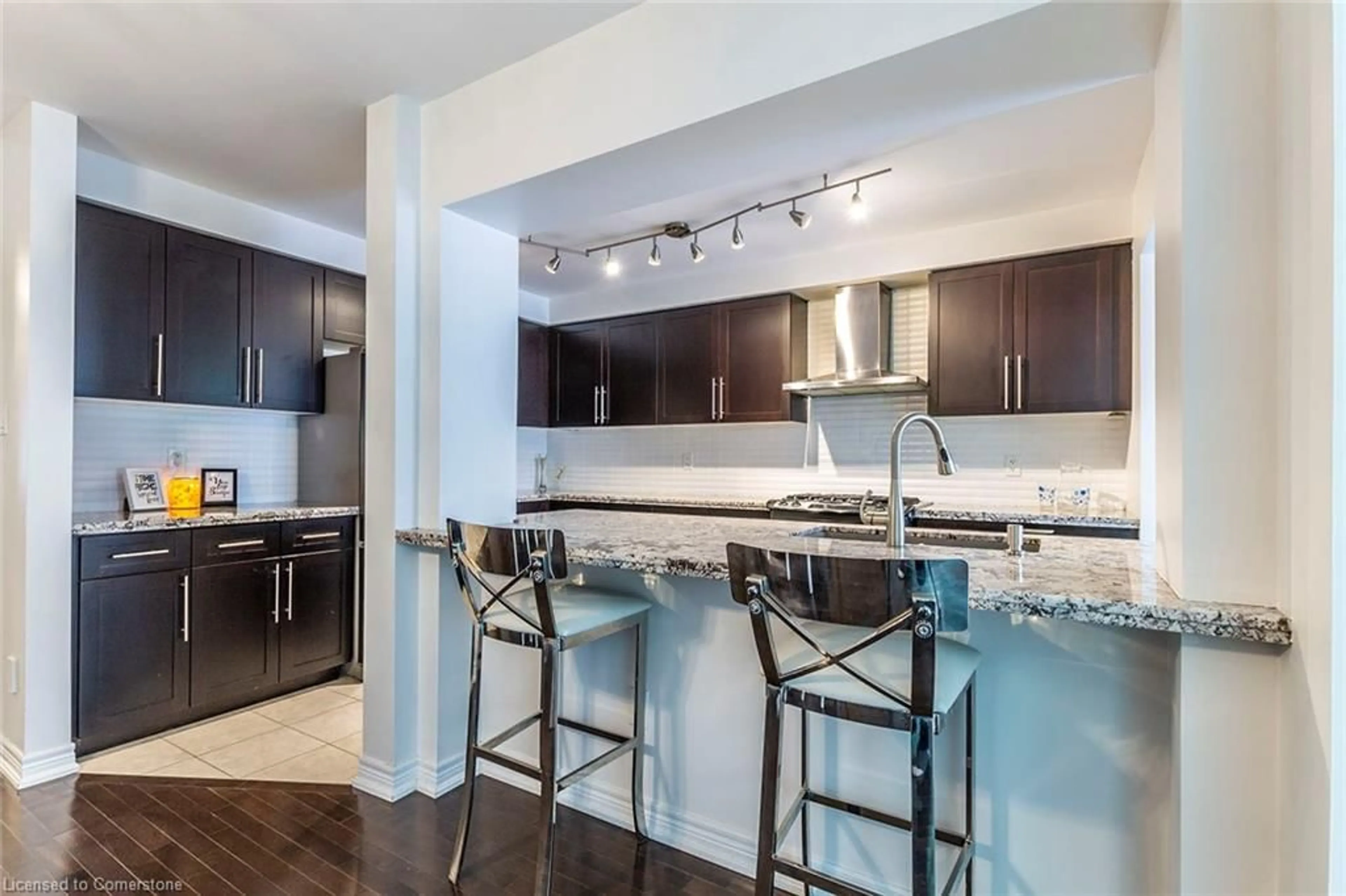 Open concept kitchen, unknown for 10 Pumpkin Pass #10, Binbrook Ontario L0R 1C0