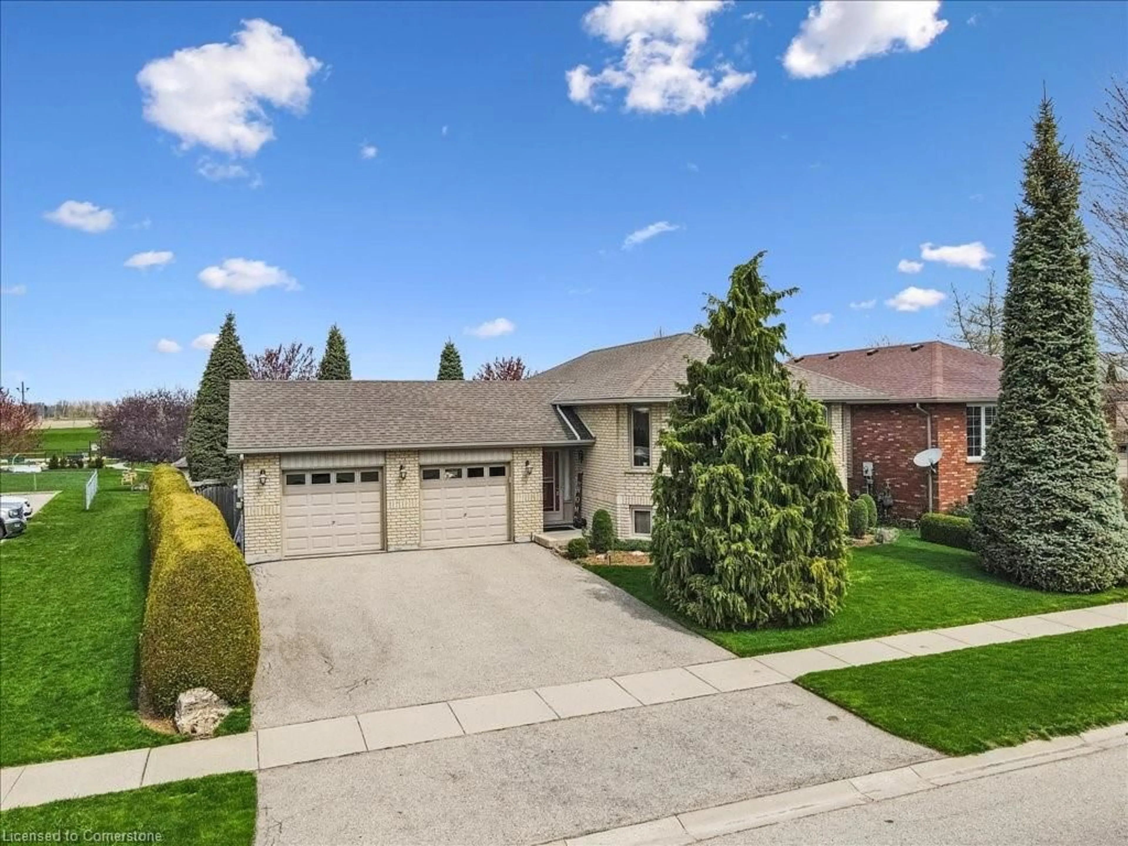 A pic from outside/outdoor area/front of a property/back of a property/a pic from drone, street for 5 Mansfield Dr, St. George Ontario N0E 1N0