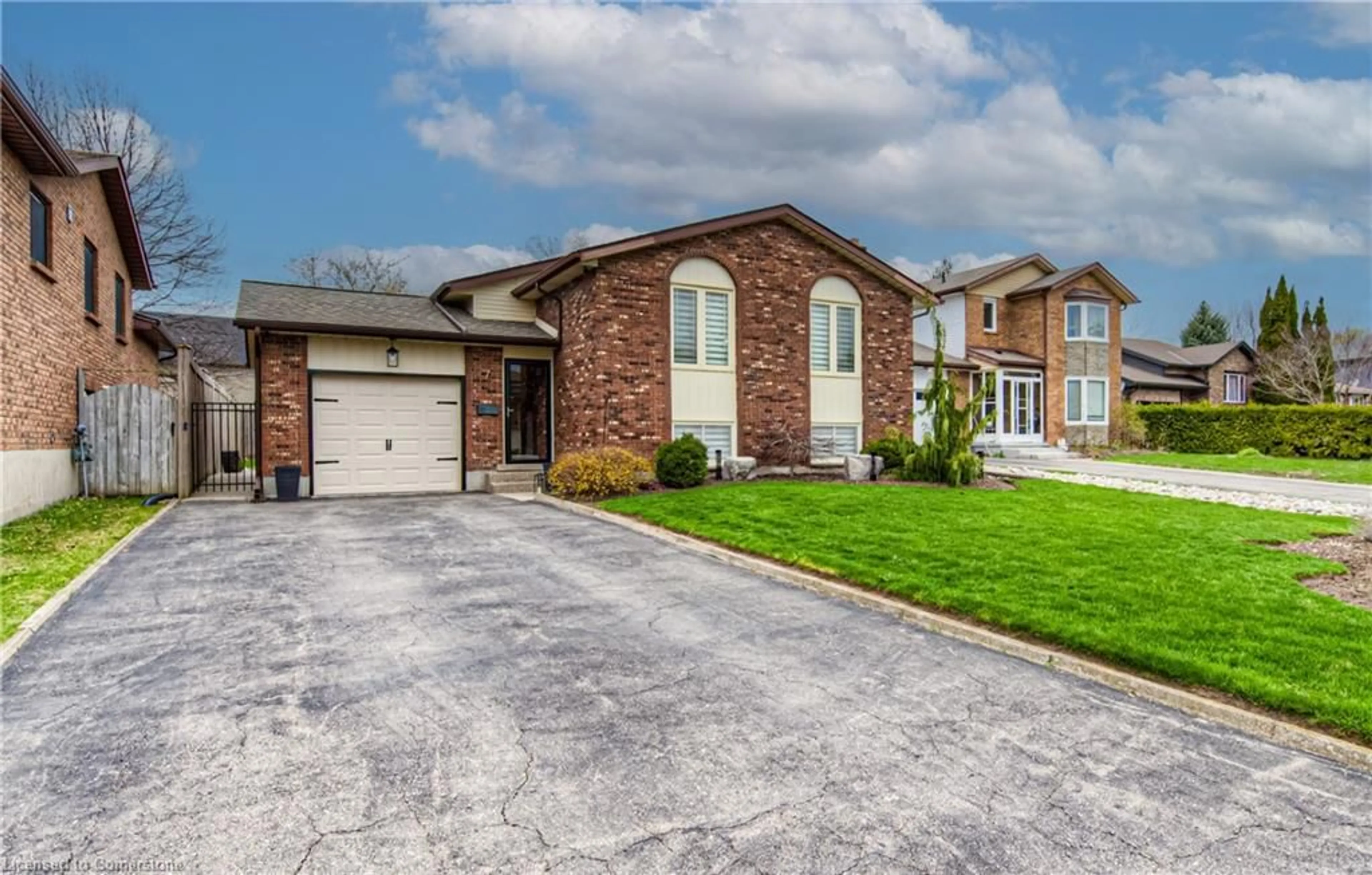 Home with brick exterior material, street for 7 Ashley Crt, Kitchener Ontario N2E 2Z6