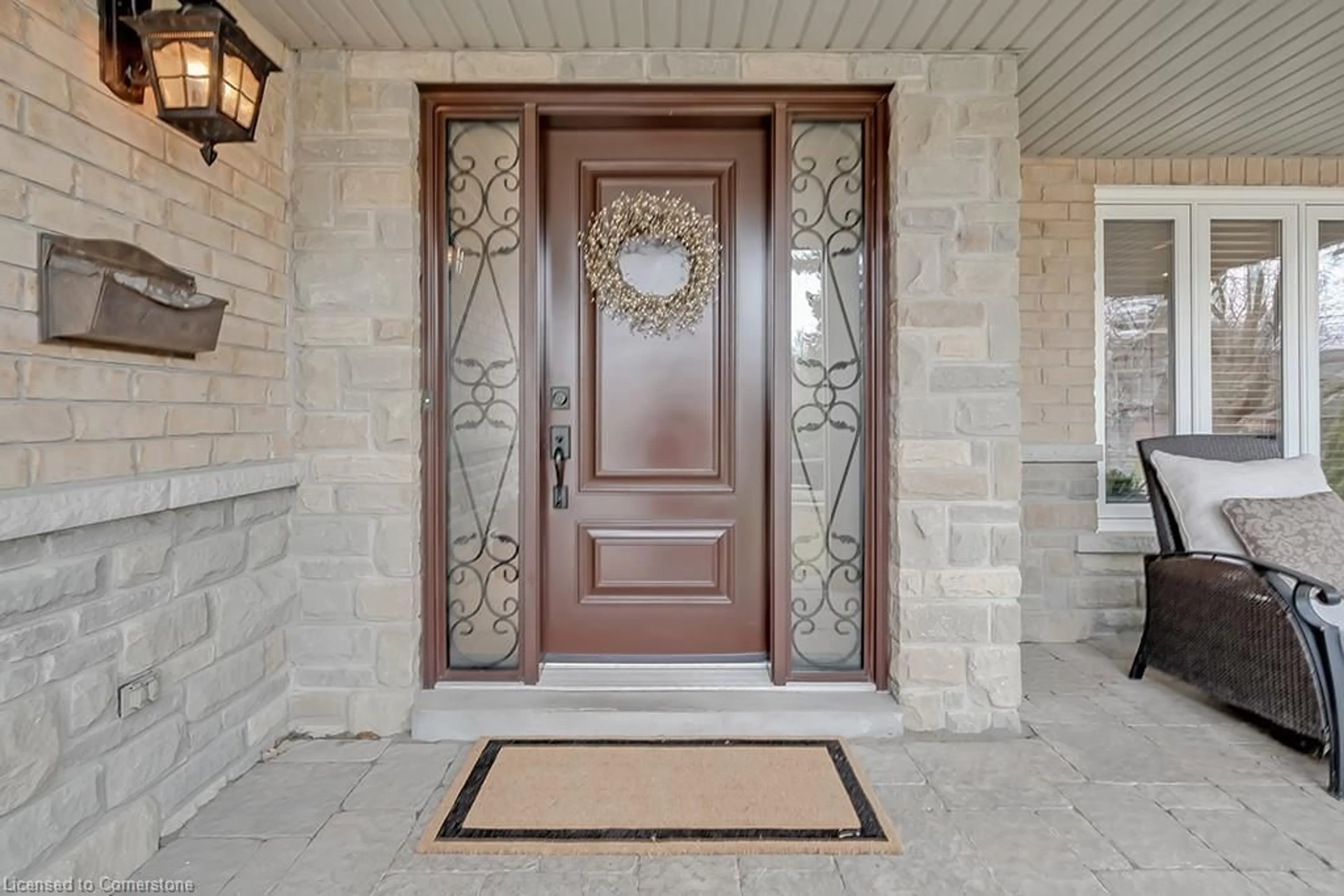 Indoor entryway for 393 Claremont Cres, Oakville Ontario L6J 6J9
