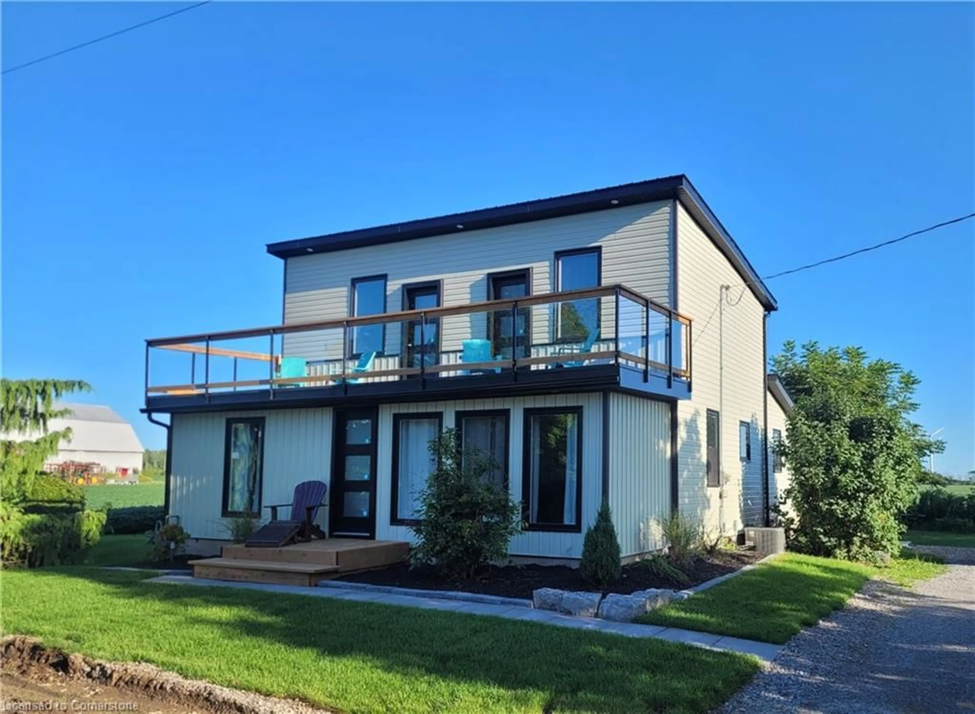 Home with vinyl exterior material, building for 80 Lighthouse Dr, Dunnville Ontario N1A 2W6