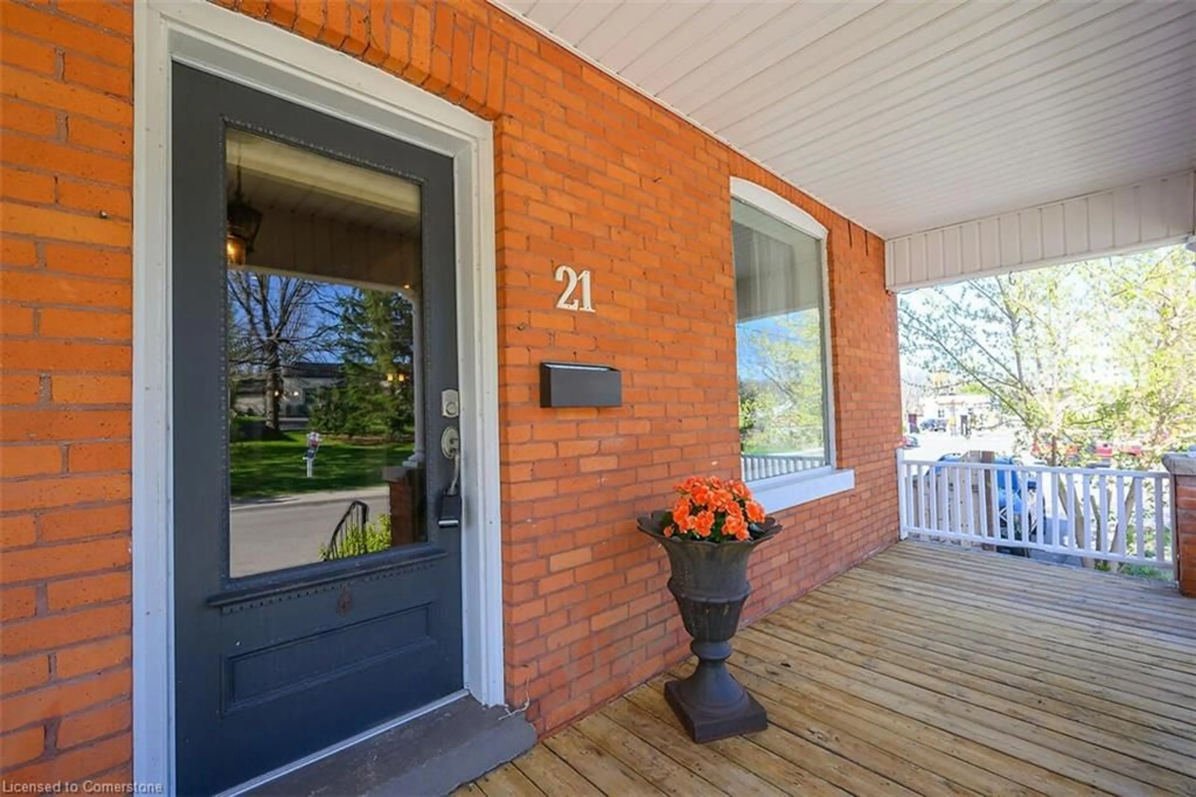 Patio, street for 21 Baldwin St, Dundas Ontario L9H 1A5