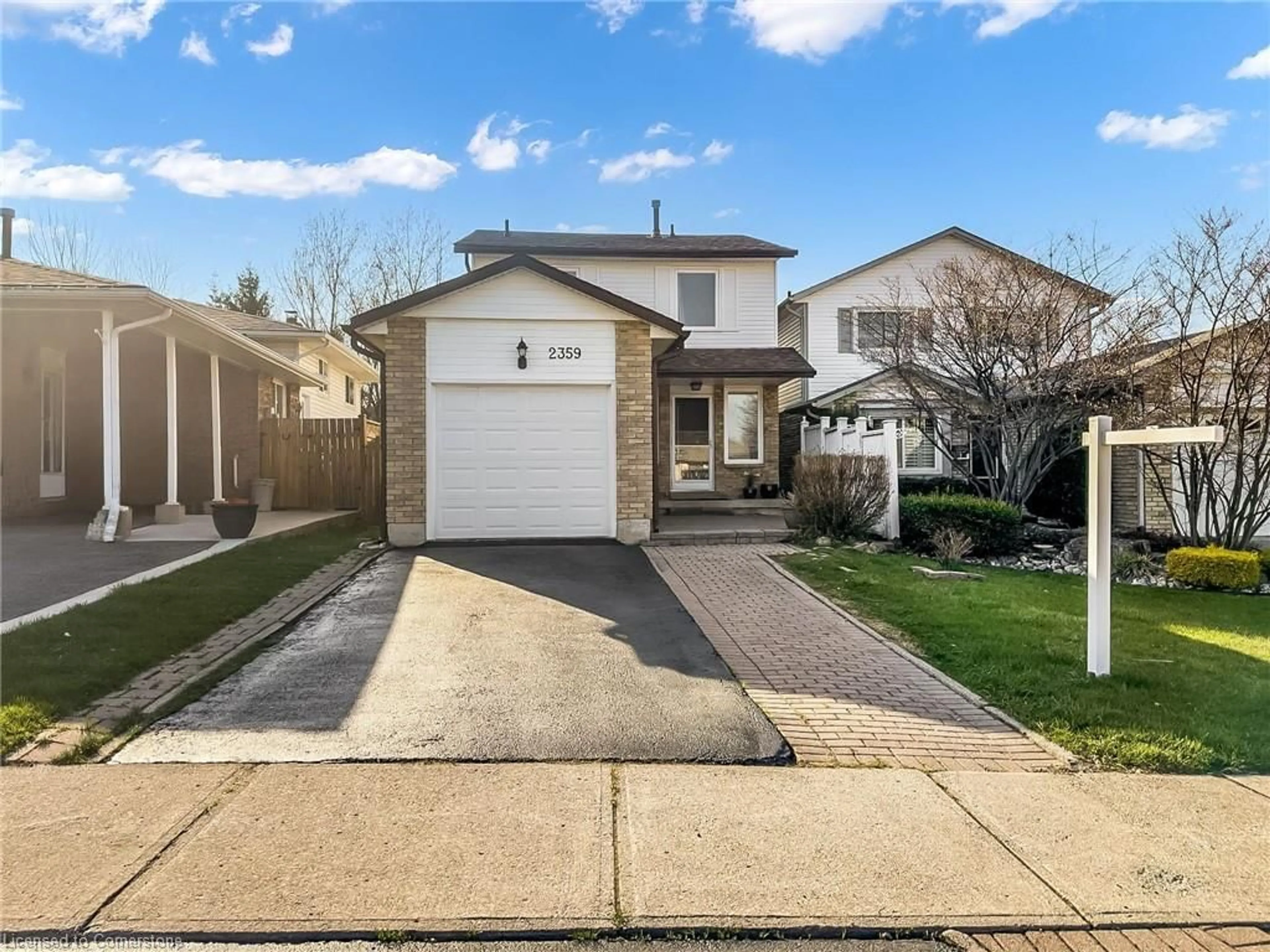 Home with vinyl exterior material, street for 2359 Malcolm Cres, Burlington Ontario L7P 4H1