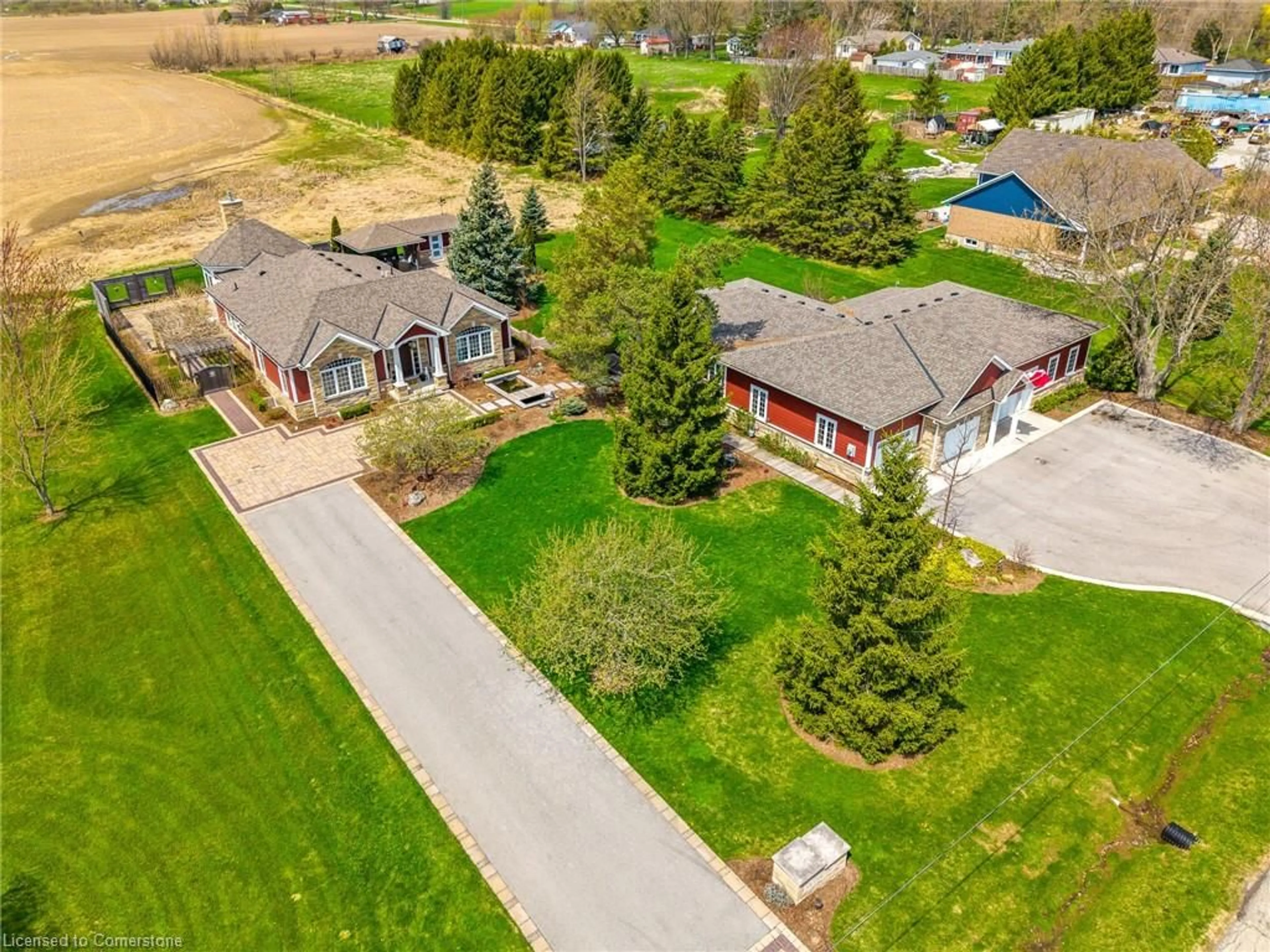 A pic from outside/outdoor area/front of a property/back of a property/a pic from drone, street for 178 Alway Rd, Grimsby Ontario L3M 4E7