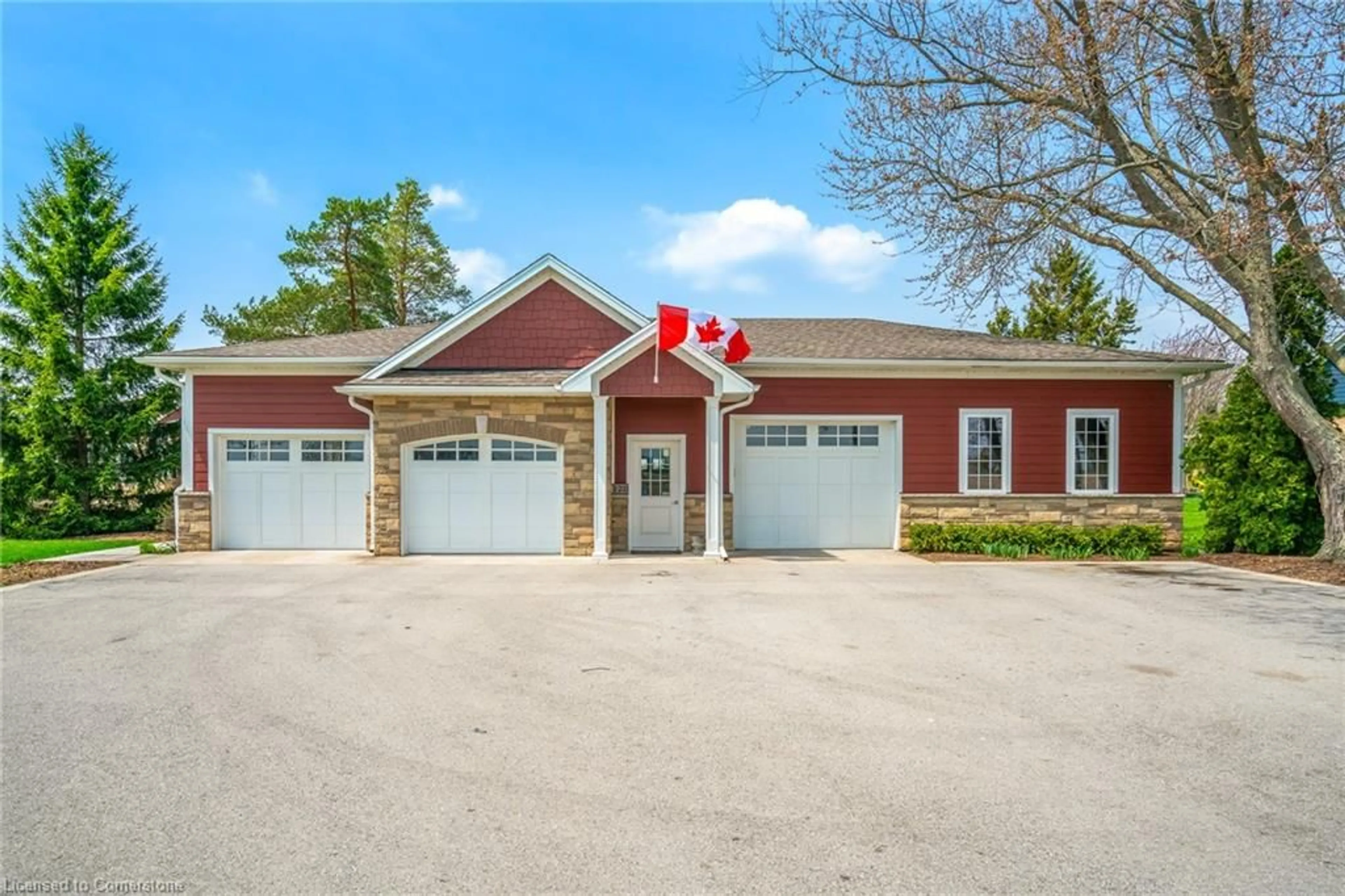 Indoor garage for 178 Alway Rd, Grimsby Ontario L3M 4E7