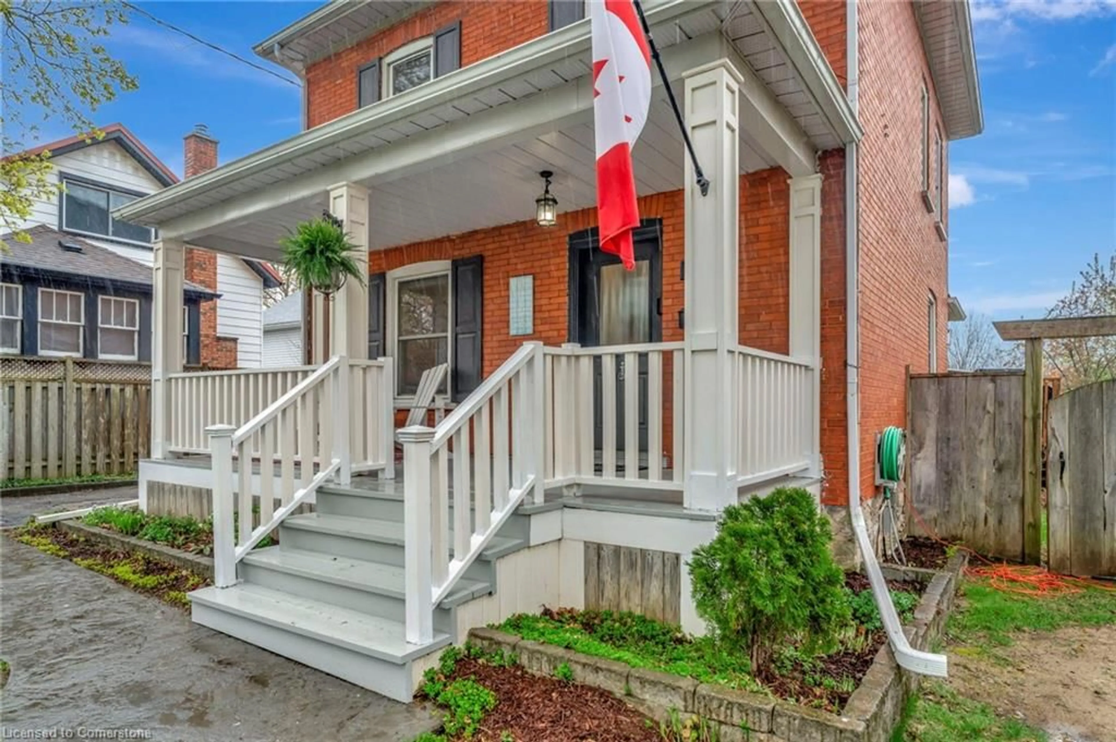 Home with brick exterior material, street for 442 Lowther St, Cambridge Ontario N3H 1Z1
