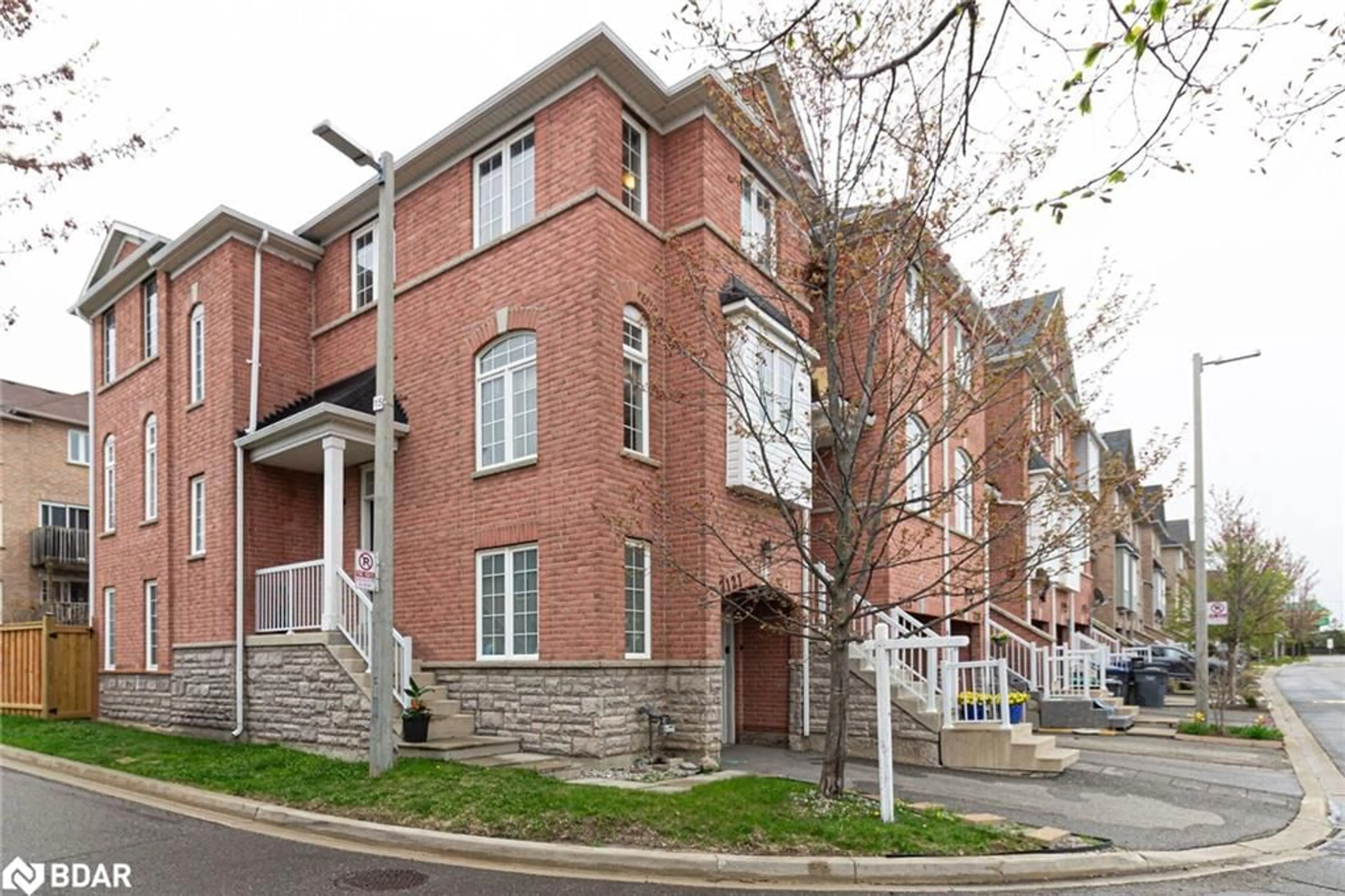 Home with brick exterior material, street for 7121 Fairmeadow Cres, Mississauga Ontario L5N 8R6